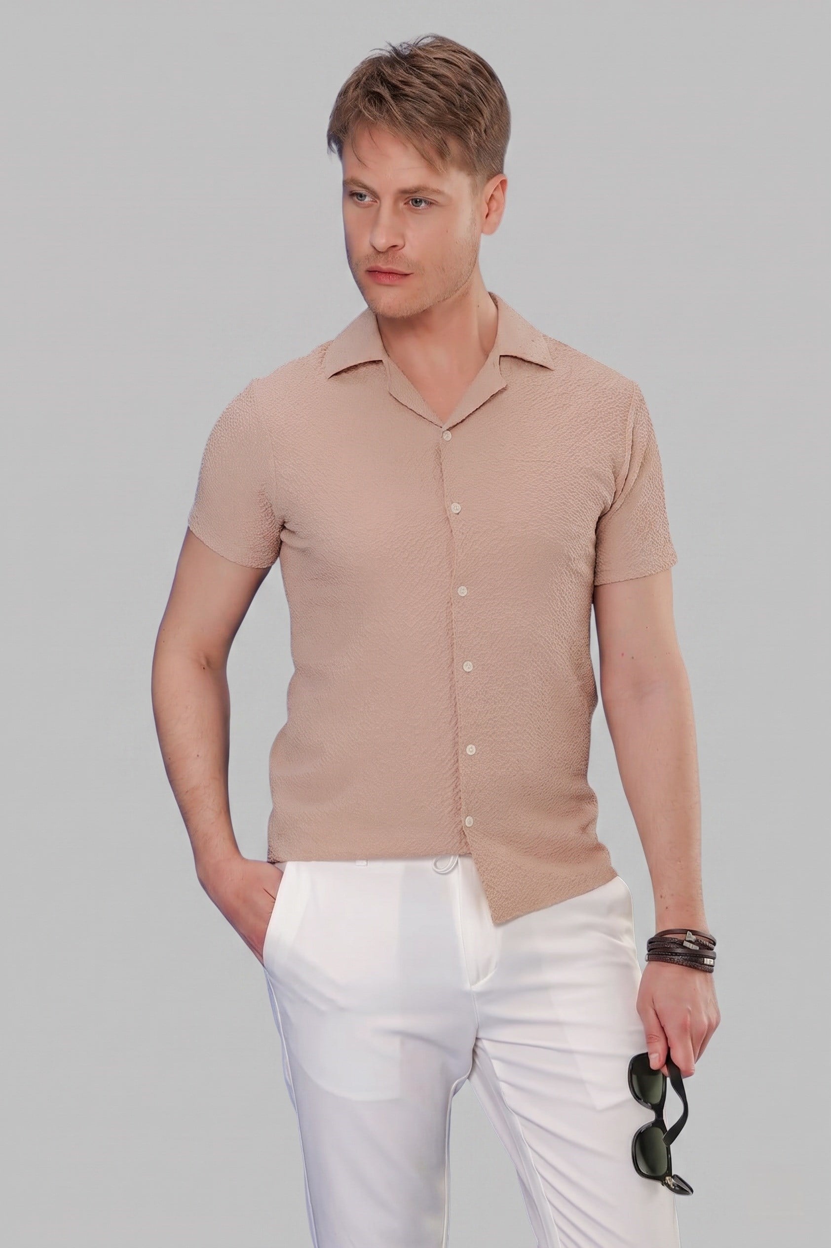 Slim Fit Gofre Kumaş Apaş Yaka Kısa Kollulu Bej Gömlek G 1536