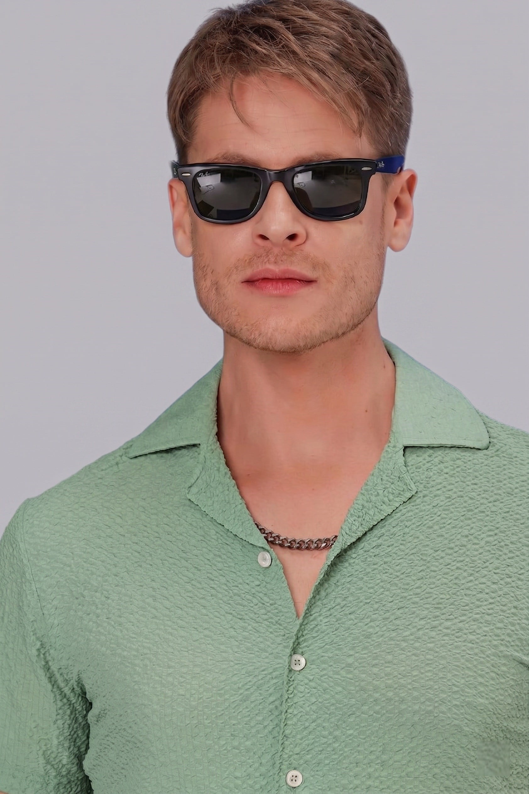 Slim Fit Gofre Kumaş Apaş Yaka Kısa Kollulu Yeşil Gömlek G 1536