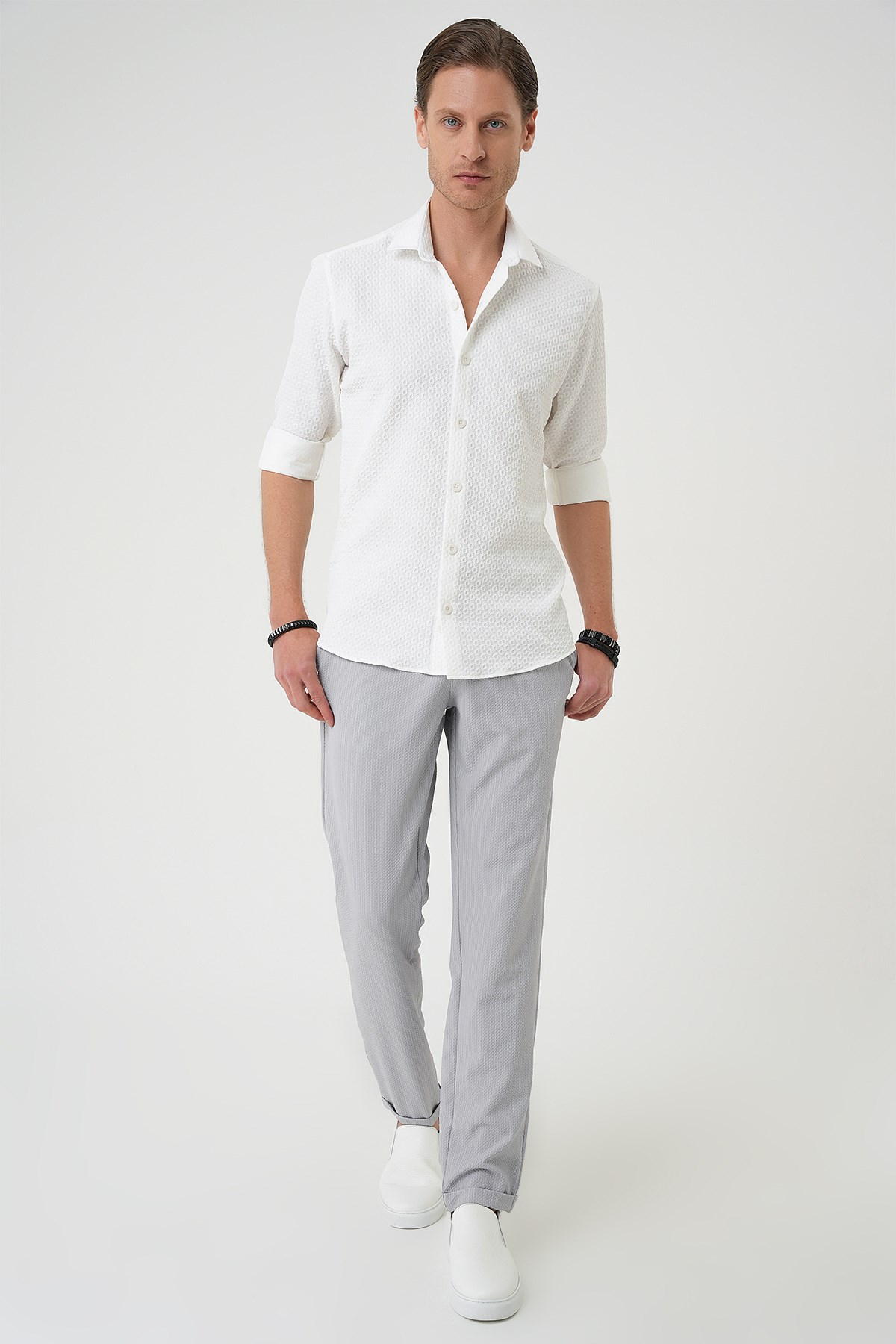 Slim Fit Gofre Kumaş Desenli Uzun Kol Beyaz Gömlek  G 1592