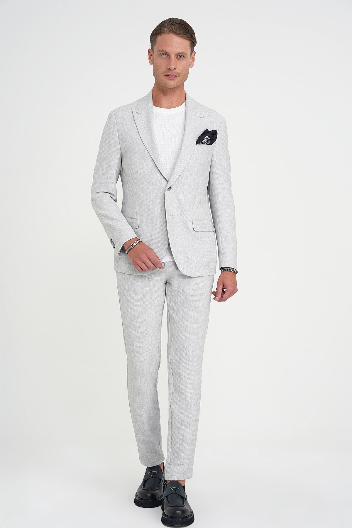 Slim Fit Kırlangıç Yaka Balıksırtı Desen Açık Gri Ceket C 702