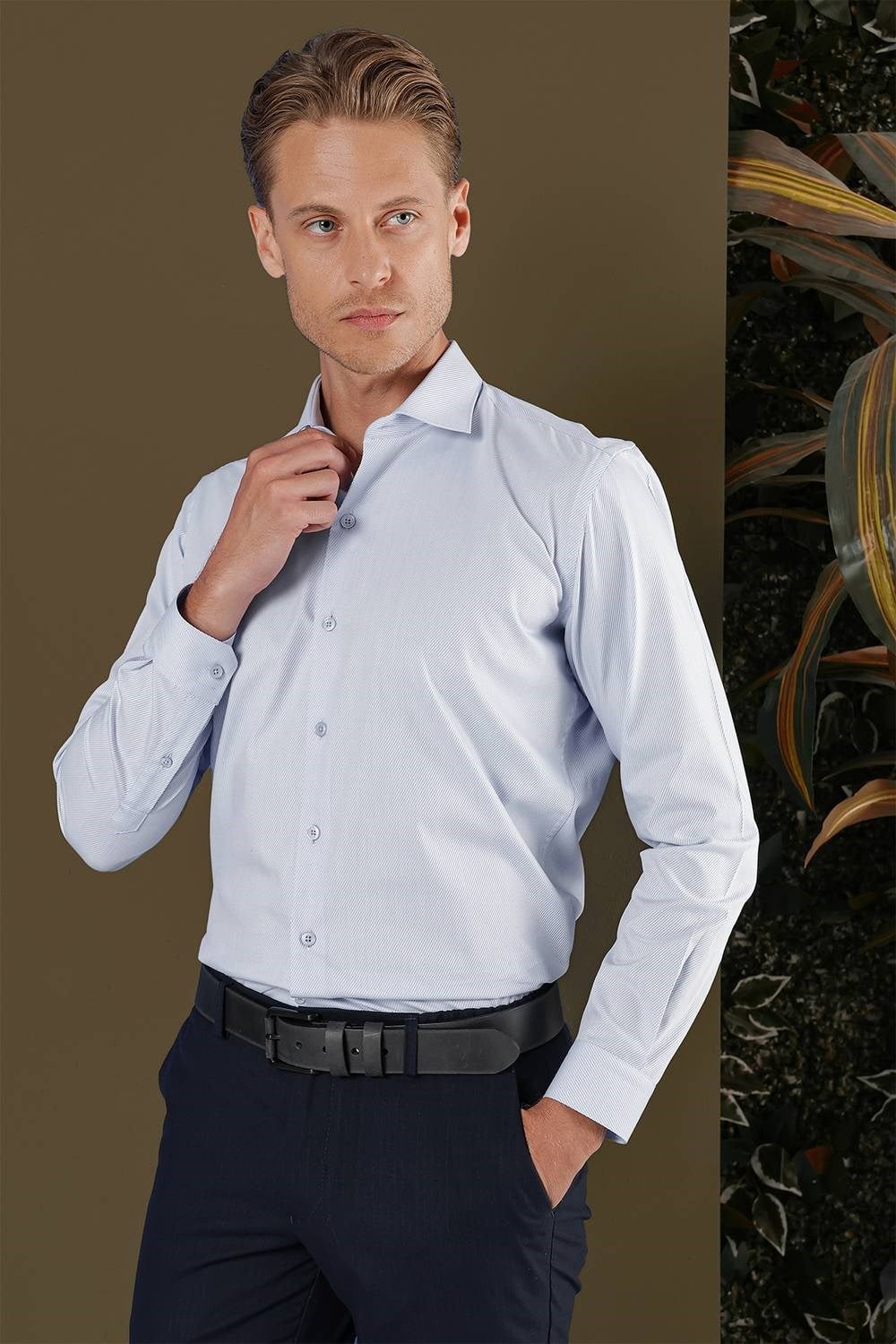 Slim Fit Kravat Yaka %100 Pamuk Dokulu Mavi Gömlek GK 705