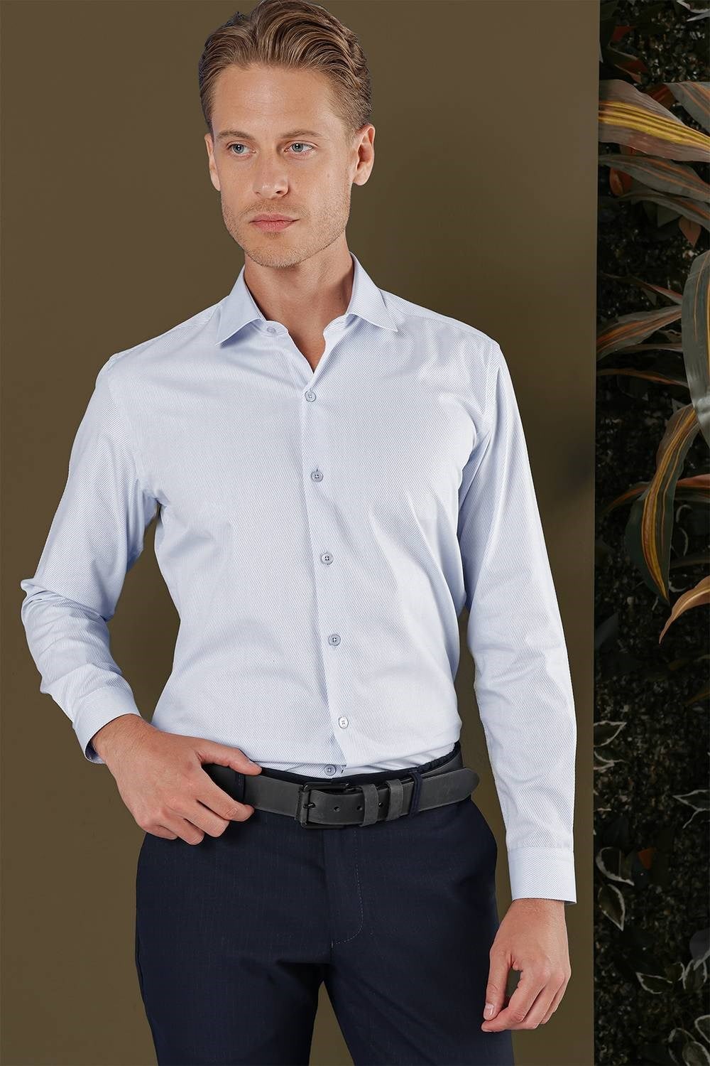 Slim Fit Kravat Yaka %100 Pamuk Dokulu Mavi Gömlek GK 705