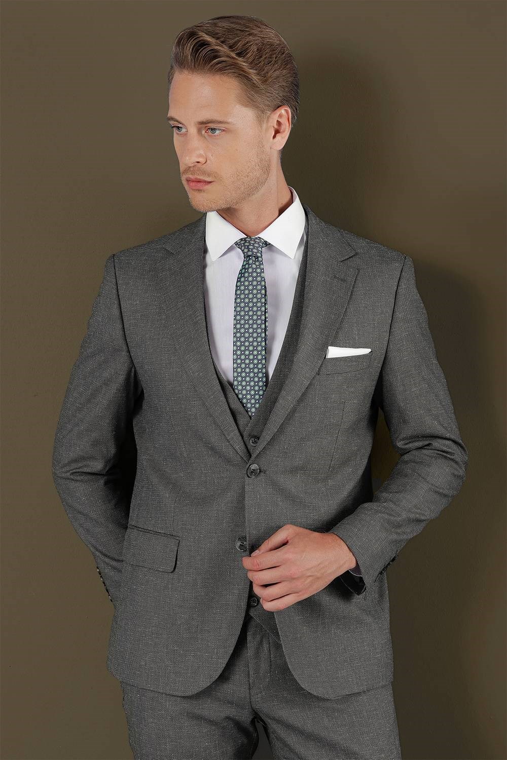 Slim Fit Mono Yaka Doku Desenli Koyu Gri Yelekli Takım Elbise TK 873