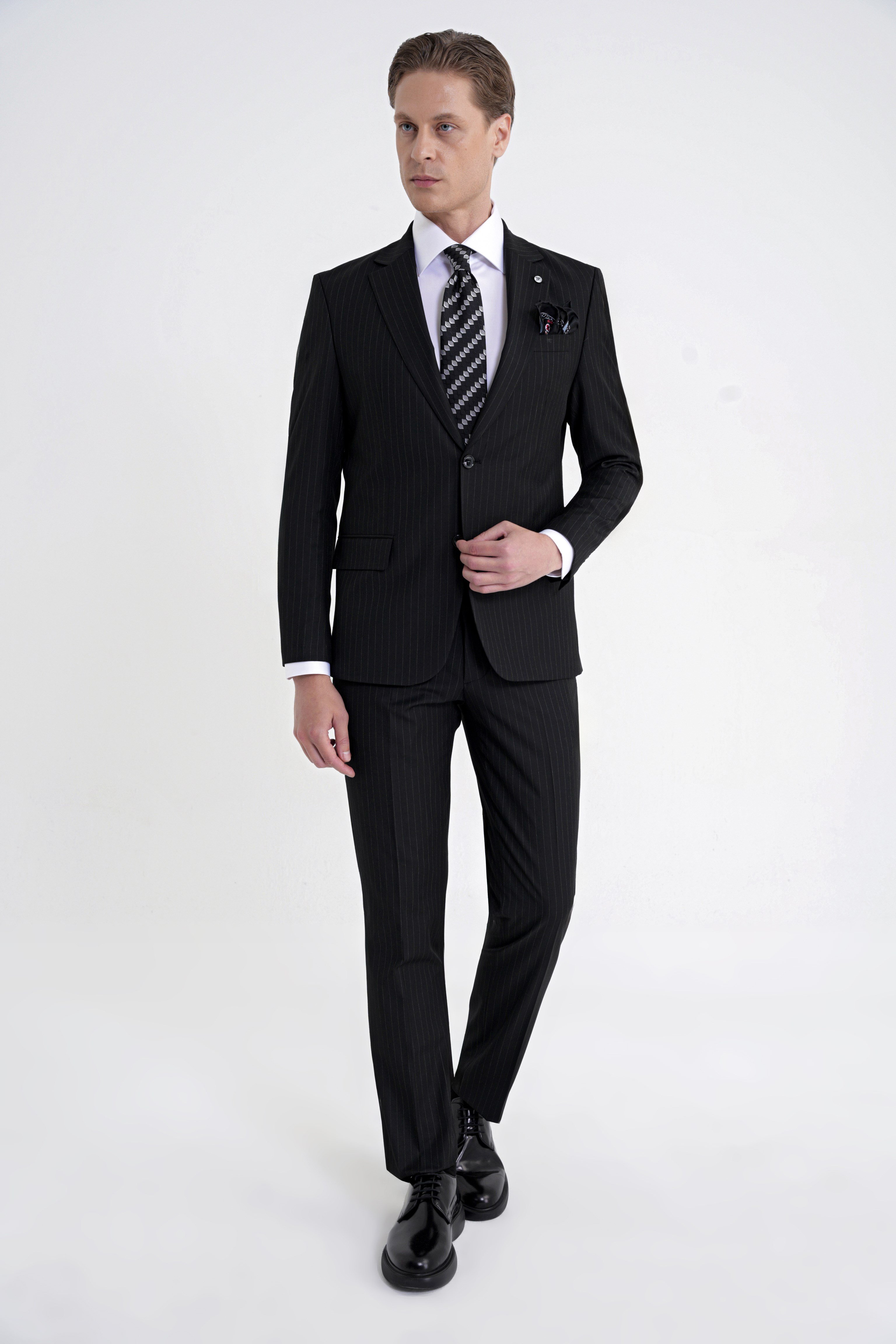 Slim Fit Mono Yaka Esnek Yünlü Siyah Çizgili Takım Elbise Tk 942
