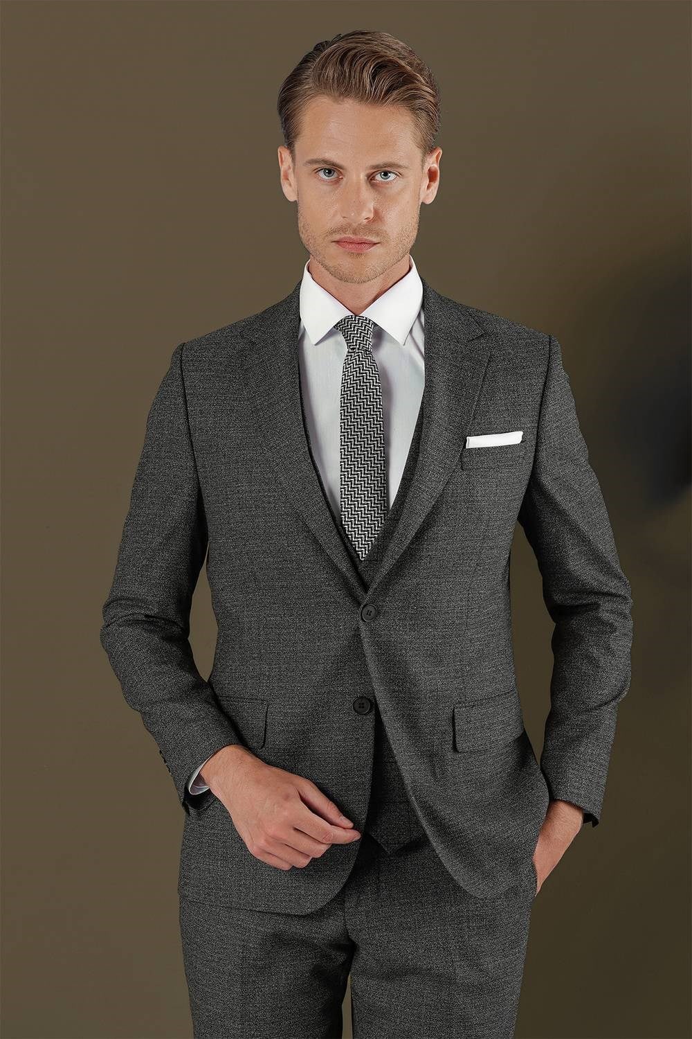 Slim Fit Mono Yaka Yünlü Antrasit Yelekli Takım Elbise TK 880