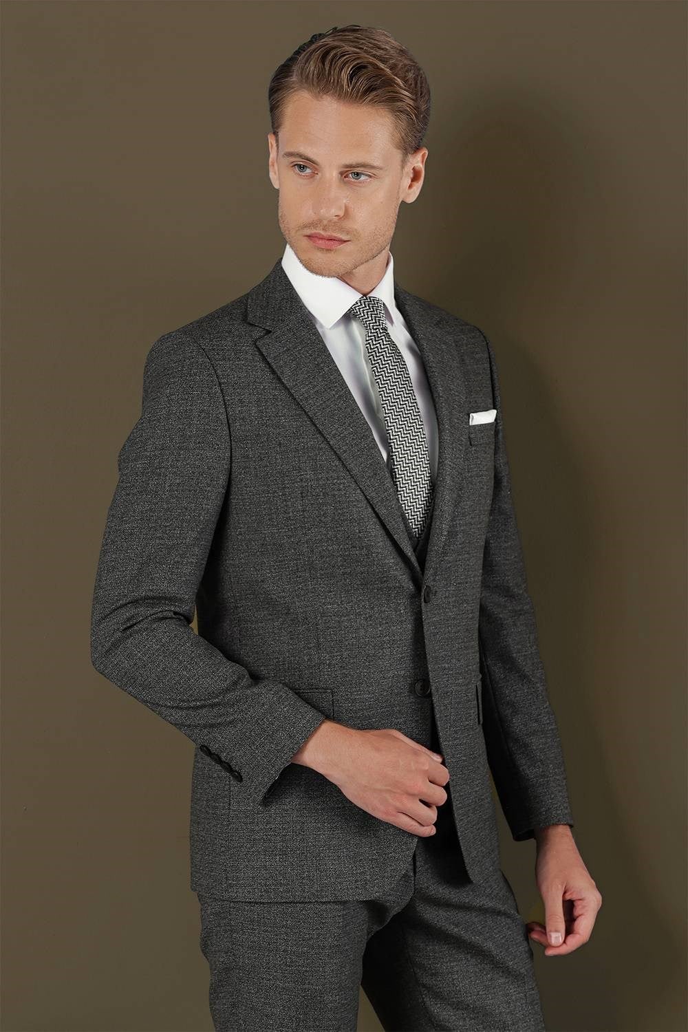 Slim Fit Mono Yaka Yünlü Antrasit Yelekli Takım Elbise TK 880