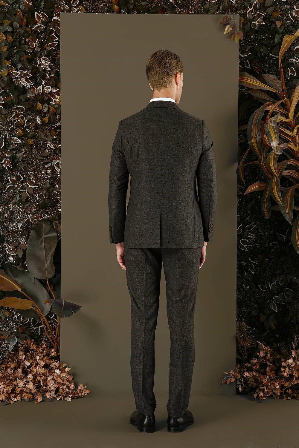Slim Fit Mono Yaka Yünlü Kahverengi Yelekli Takım Elbise TK 880