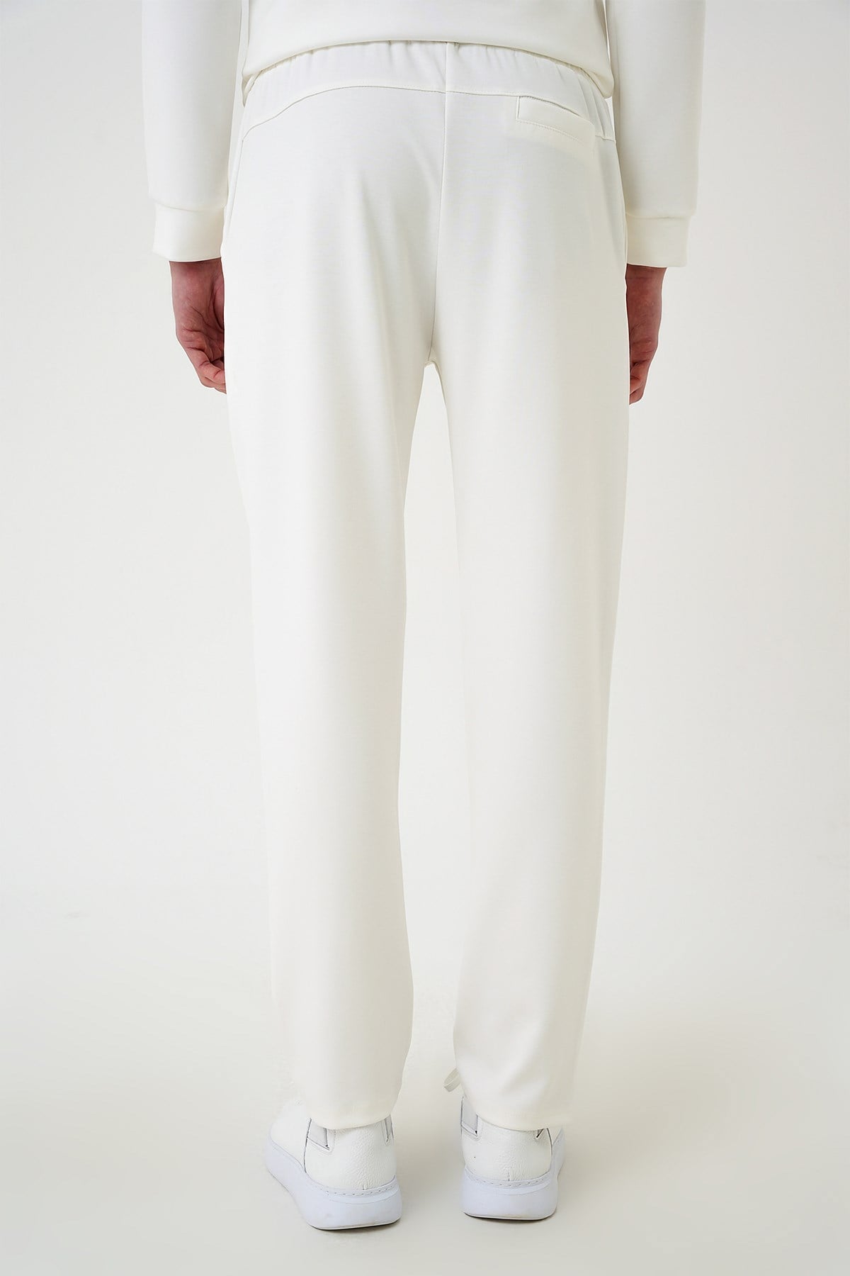Slim Fit Önden Pens Detaylı Yan Cep %97 Pamuk Ekru Jogger Pantolon ATP 034