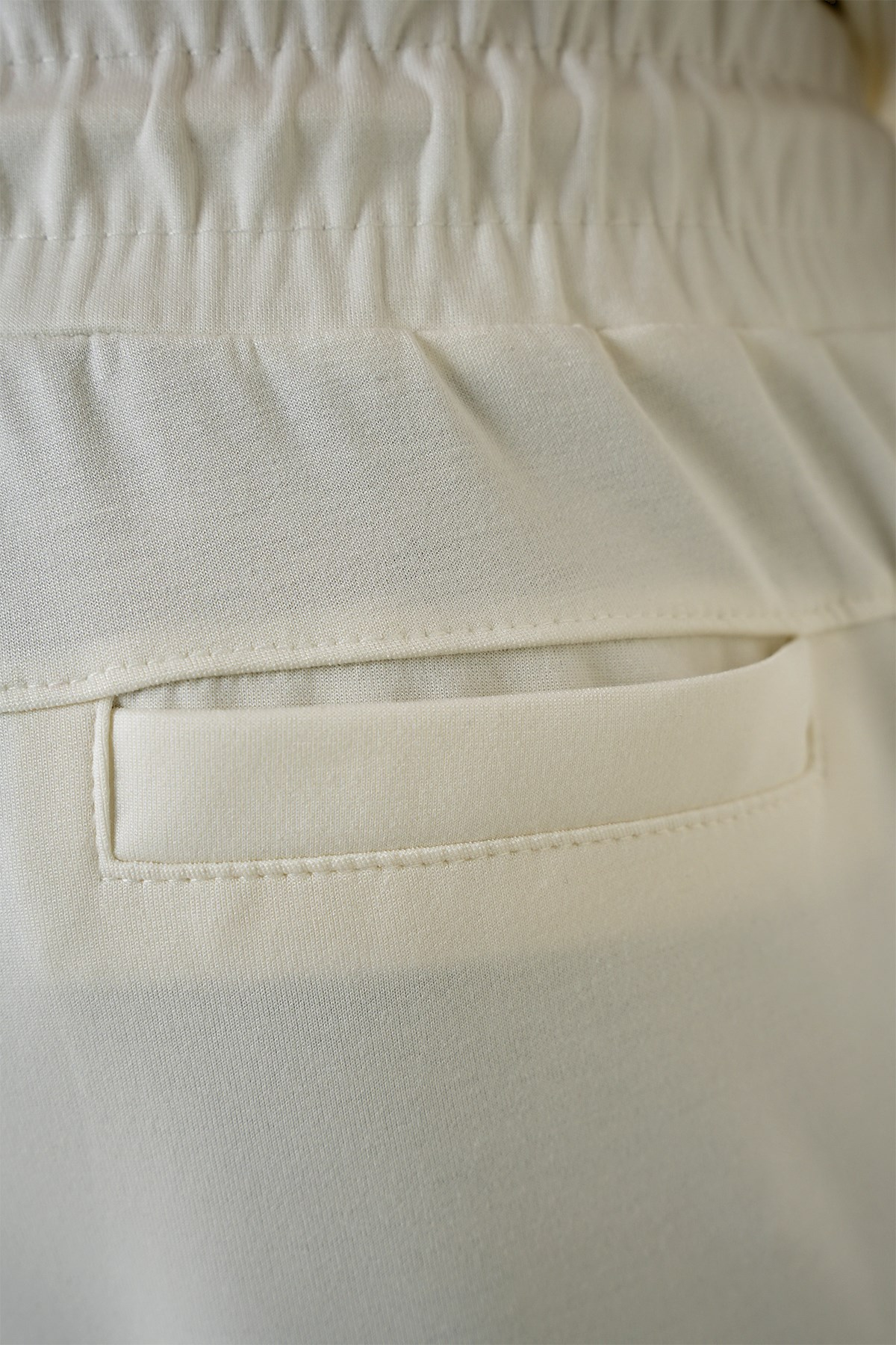 Slim Fit Önden Pens Detaylı Yan Cep %97 Pamuk Ekru Jogger Pantolon ATP 034