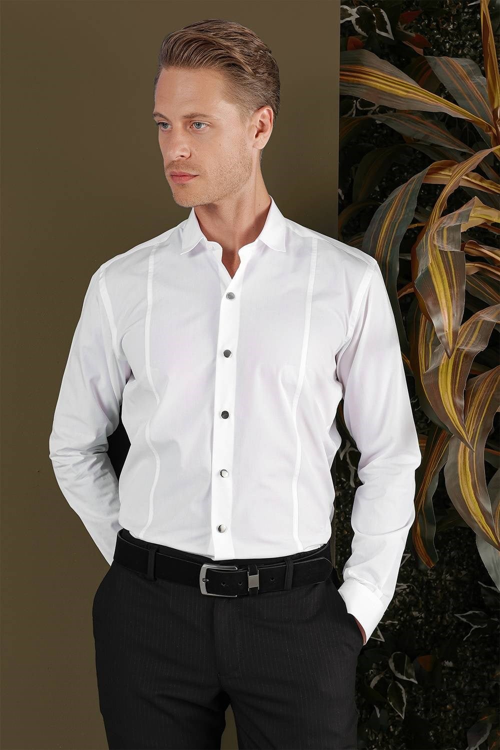 Slim Fit Önden Pensli Çıtçıtlı %100 Pamuk Beyaz Gömlek GK 700
