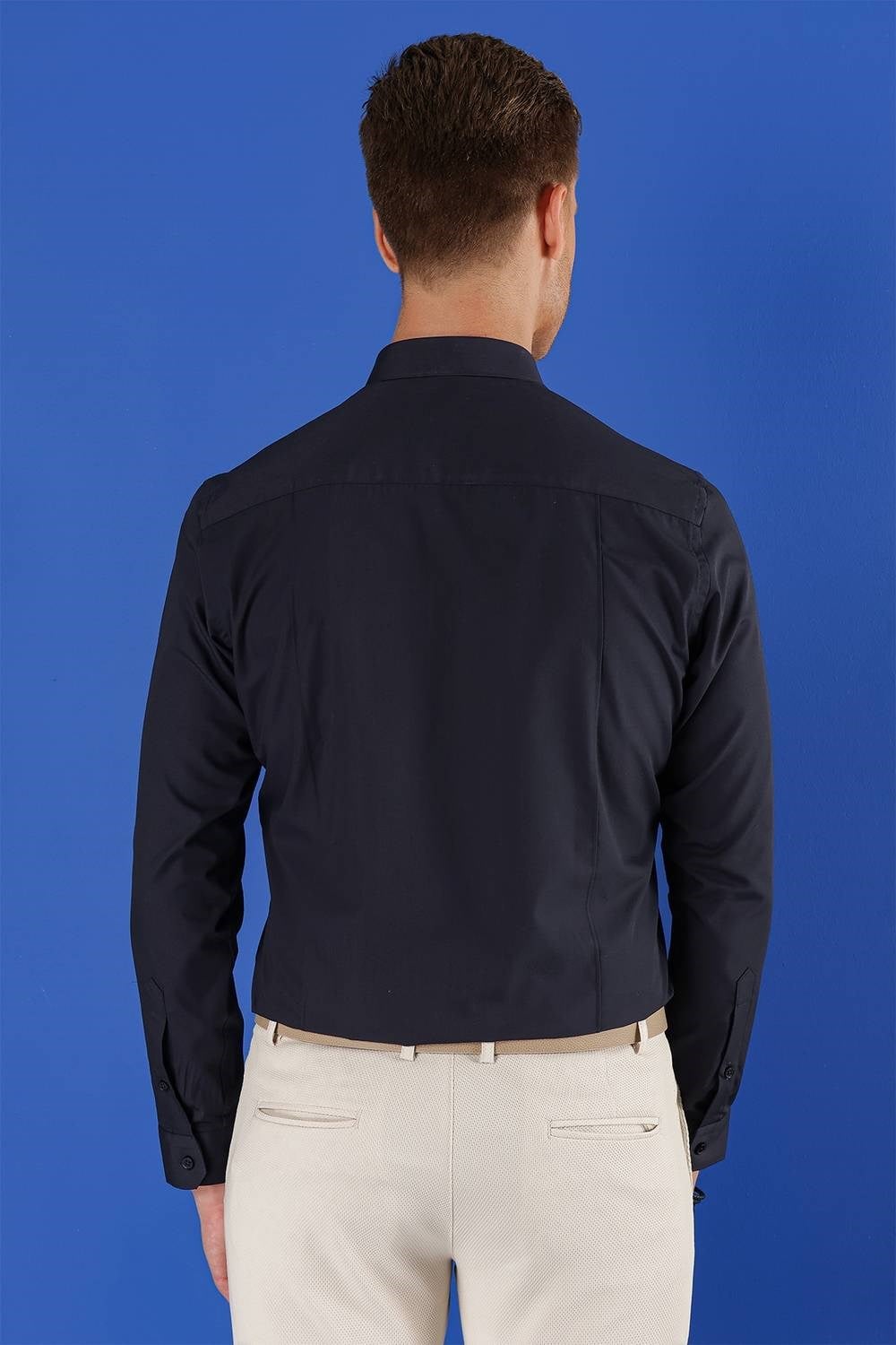 Slim Fit Önden Pensli Düğmeli Yaka Lacivert Uzun Kollu Gömlek GK 691