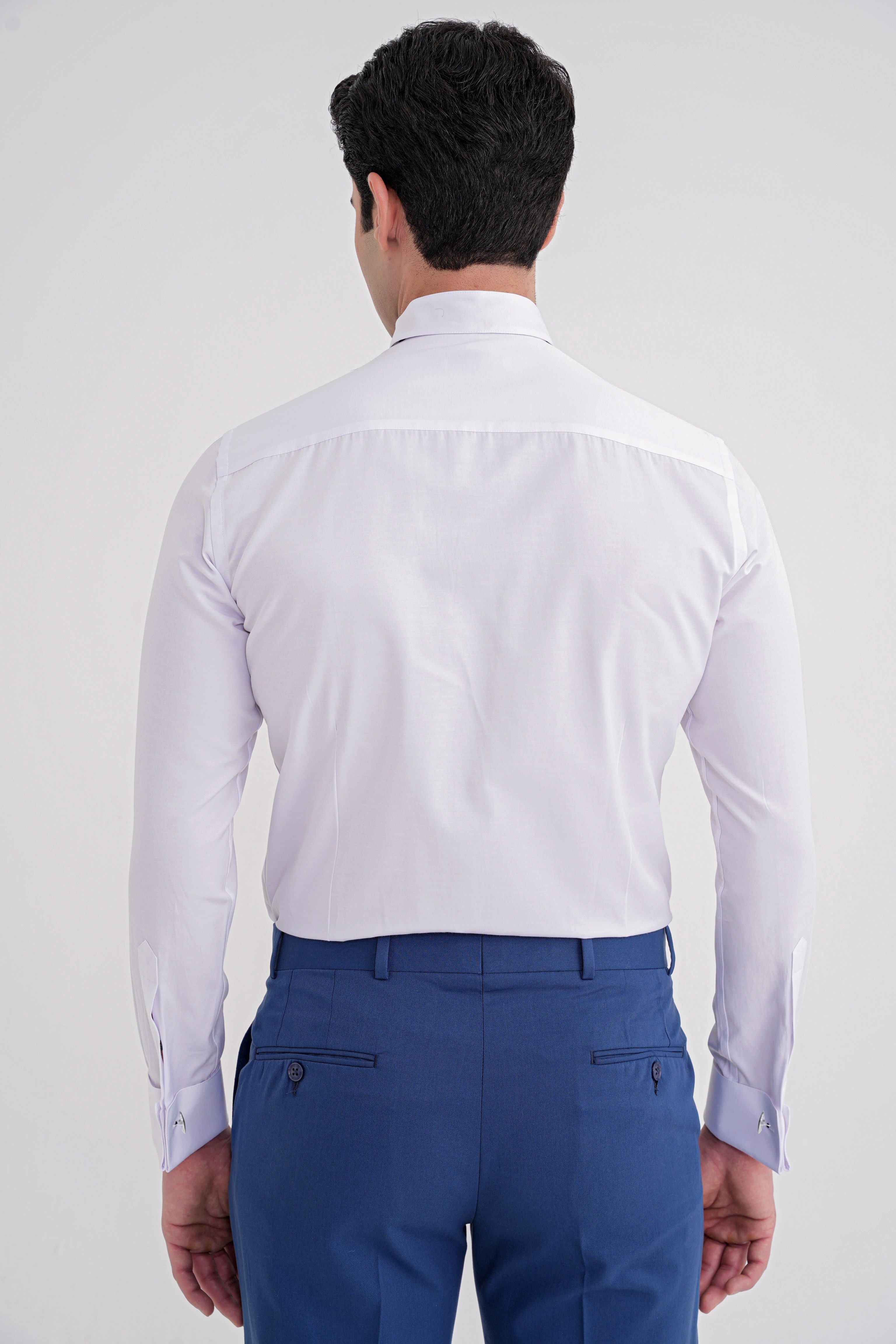 Slim Fit Önü Lacivert Biyeli Ata Yaka Beyaz Smokin Gömlek GK 733
