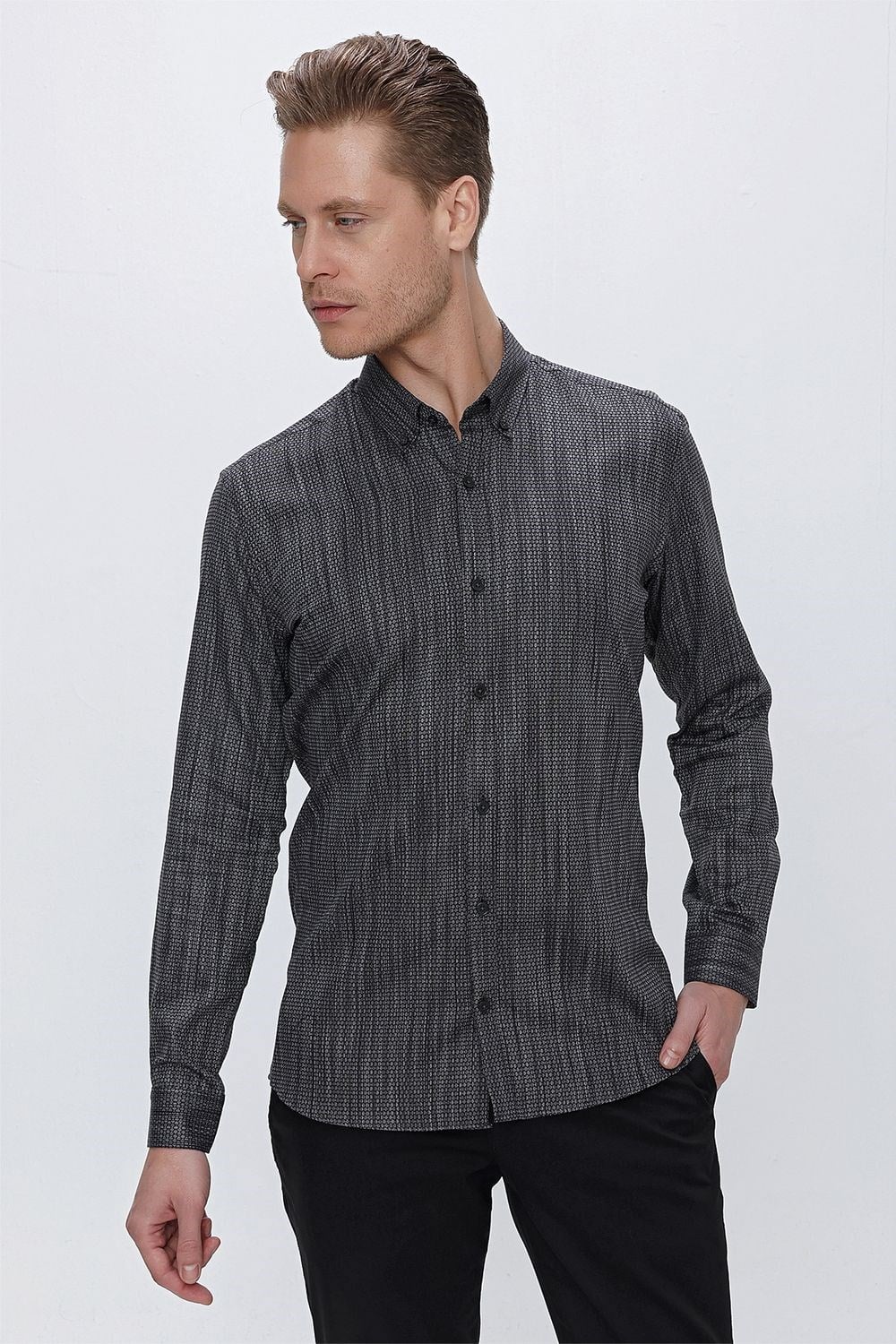 Slim Fit Petek Desenli Yaka Düğmeli %100 Pamuk Siyah Gömlek GK 661