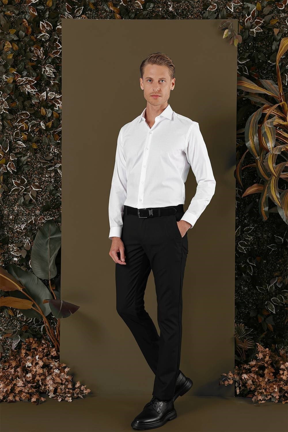 Slim Fit Pitikare Dokulu %100 Pamuk Kravat Yaka Beyaz Gömlek GK 701
