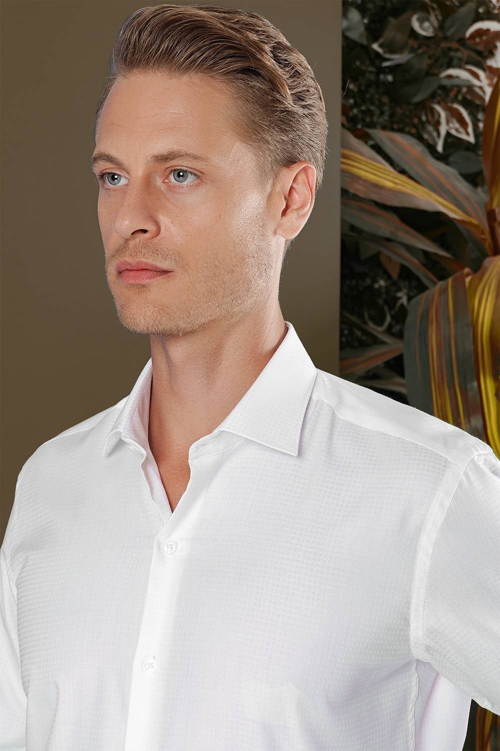 Slim Fit Pitikare Dokulu %100 Pamuk Kravat Yaka Beyaz Gömlek GK 701
