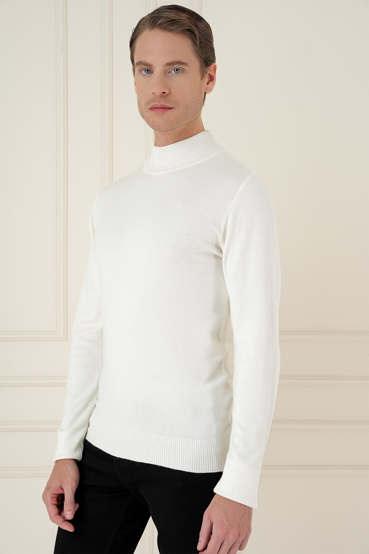 Slim Fit Ribanalı Düz Ekru Yünlü Yarım Balıkçı Triko Kazak TR 899