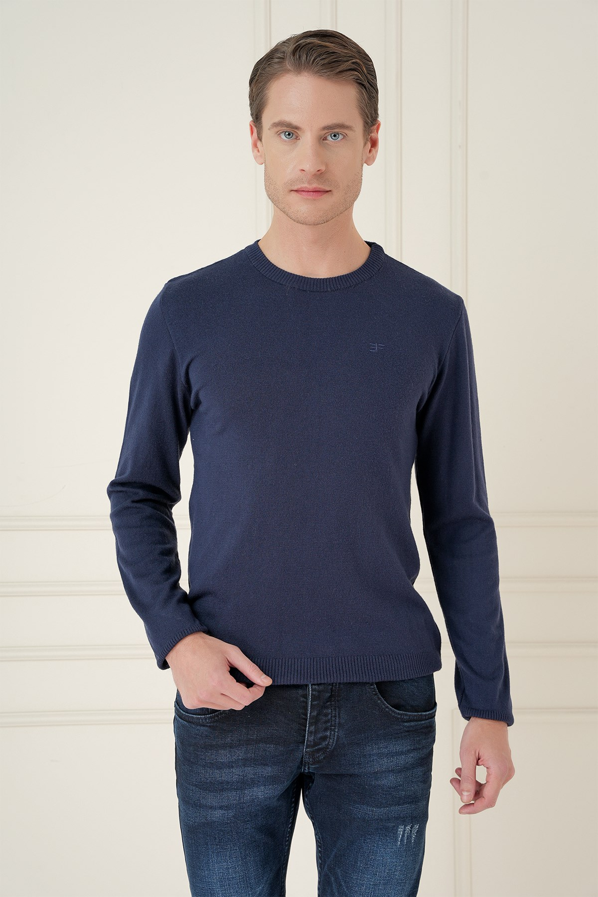 	Slim Fit Ribanalı Düz Lacivert Yünlü Bisiklet Yaka Triko Kazak TR 900