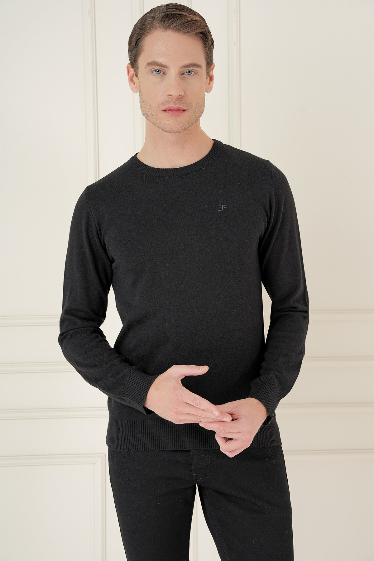 Slim Fit Ribanalı Düz Siyah Yünlü Bisiklet Yaka Triko Kazak TR 900