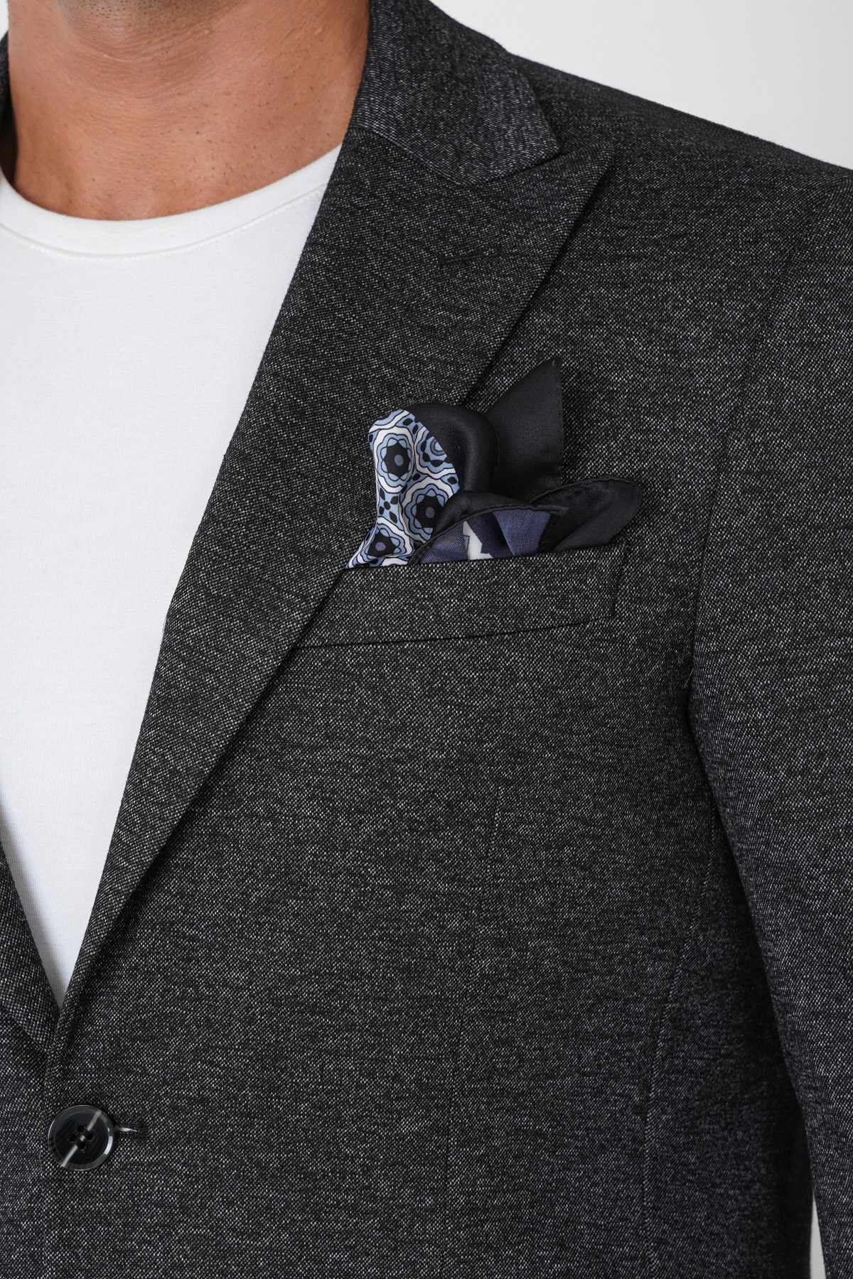 Slim Fit Sivri Yaka Çift Yırtmaçlı Esnek Yünlü Siyah Ceket C 746