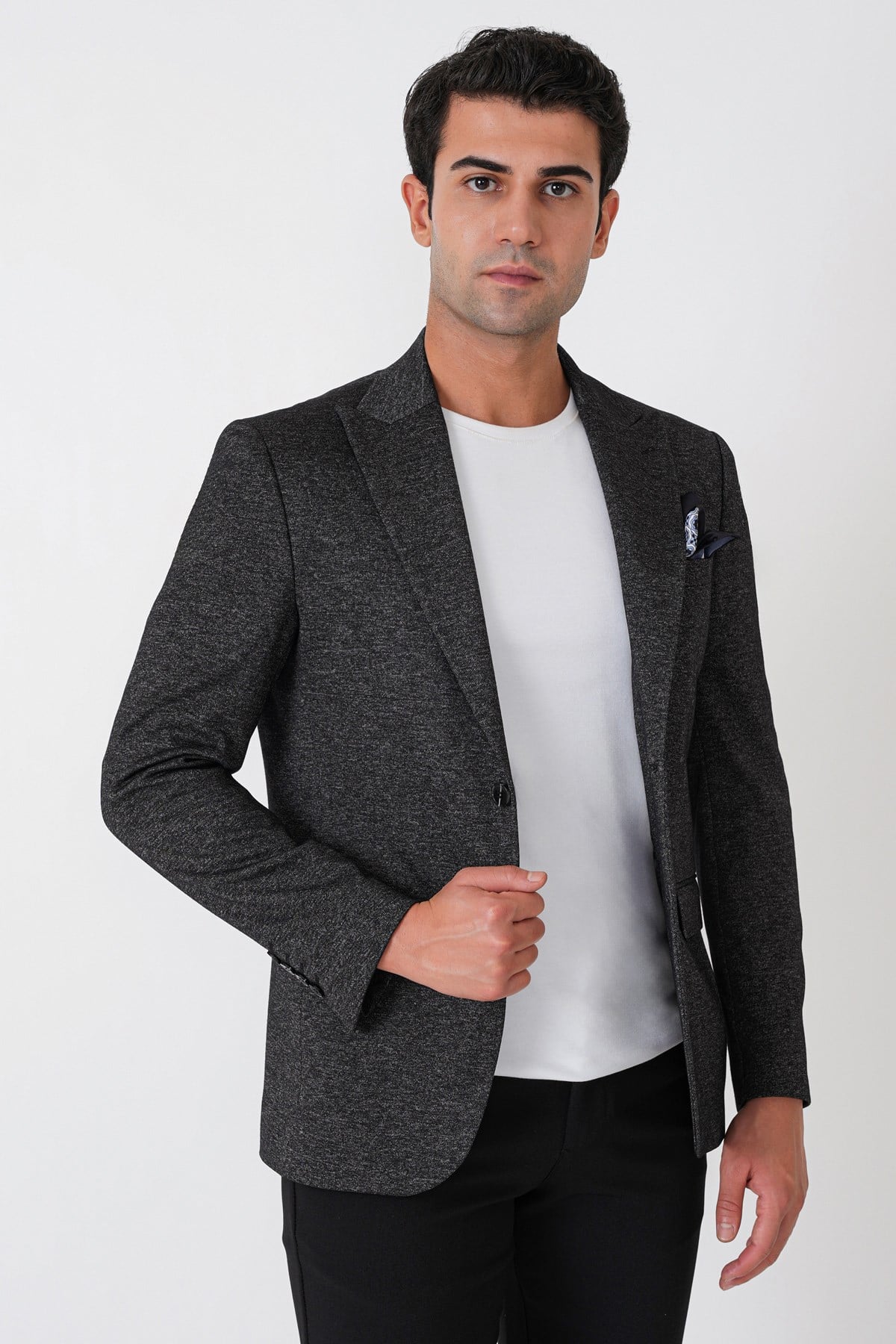 Slim Fit Sivri Yaka Çift Yırtmaçlı Esnek Yünlü Siyah Ceket C 746