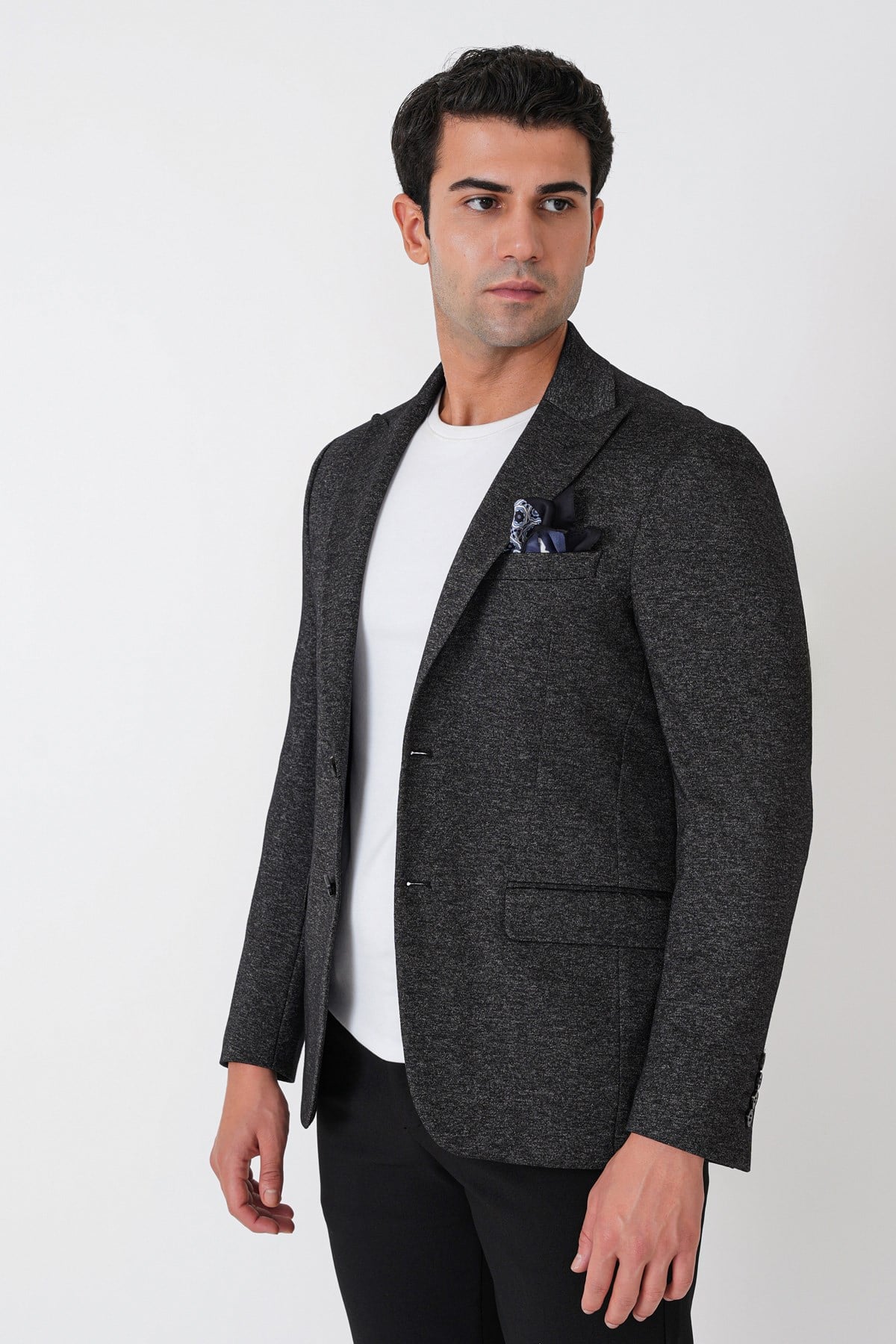 Slim Fit Sivri Yaka Çift Yırtmaçlı Esnek Yünlü Siyah Ceket C 746