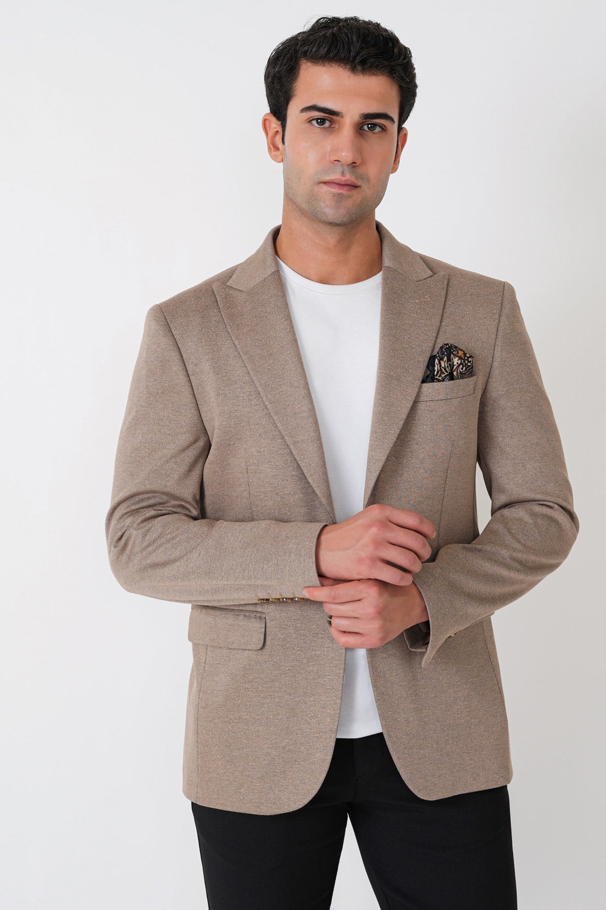 Slim Fit Sivri Yaka Çift Yırtmaçlı Esnek Yünlü Bej Ceket C 746