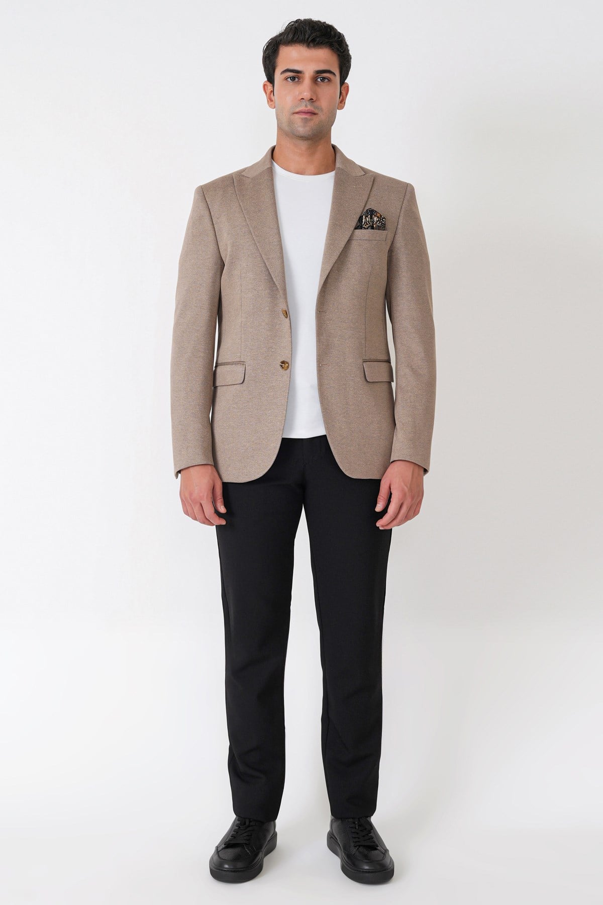 Slim Fit Sivri Yaka Çift Yırtmaçlı Esnek Yünlü Bej Ceket C 746