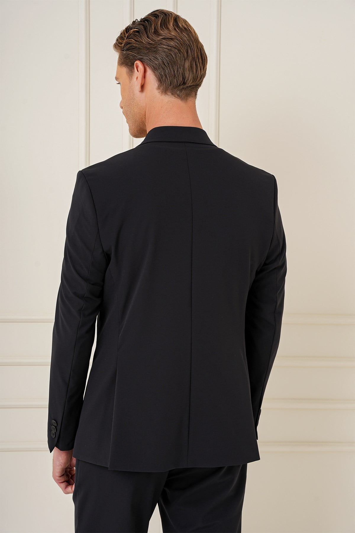 Slim Fit Sivri Yaka Esnek Önden Fermuarlı Tasarım Siyah Ceket C 687
