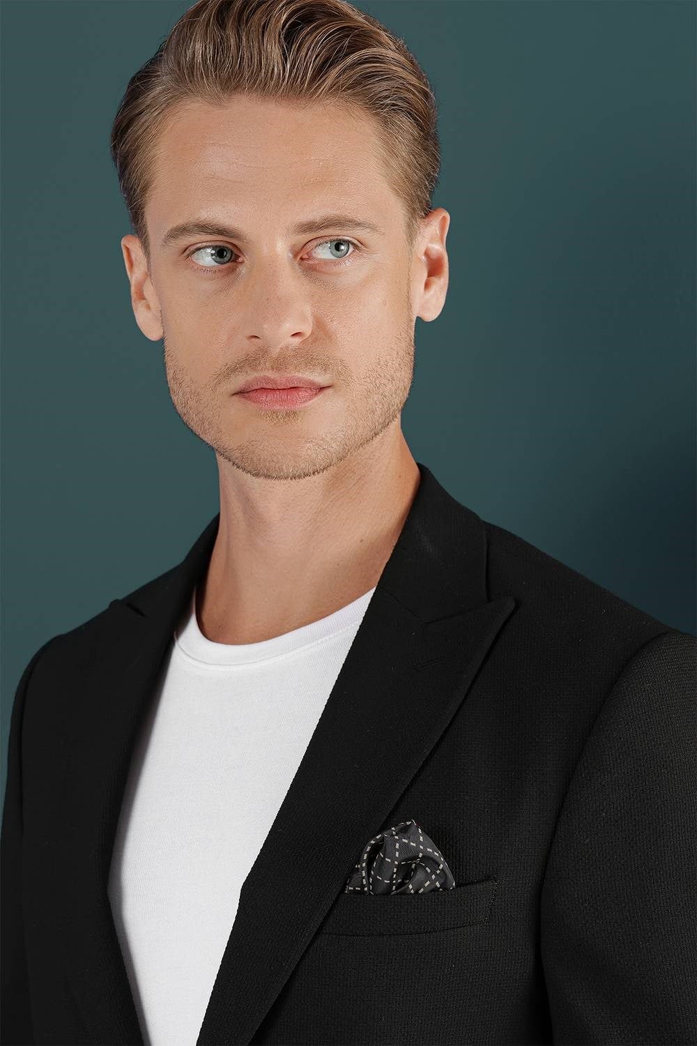 Slim Fit Sivri Yaka Esnek Pamuklu Dokulu Siyah Blazer Ceket C 659