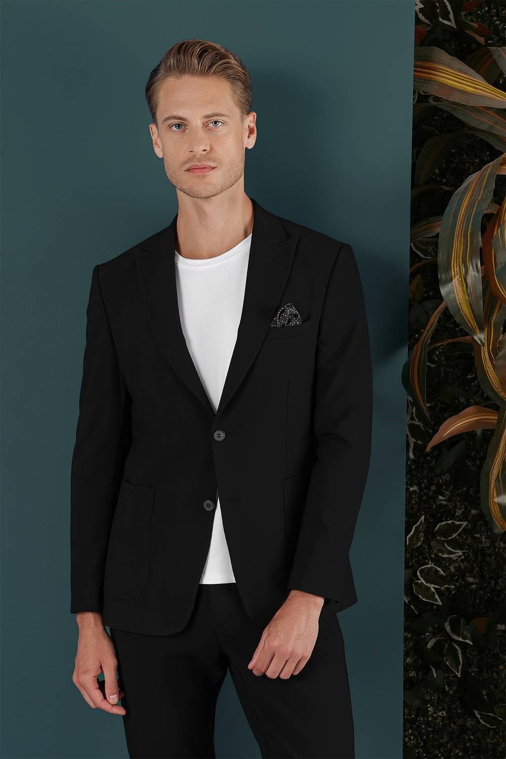 Slim Fit Sivri Yaka Esnek Pamuklu Dokulu Siyah Blazer Ceket C 659