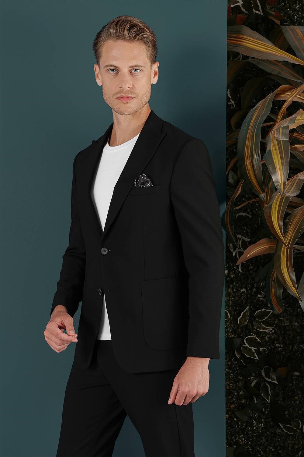 Slim Fit Sivri Yaka Esnek Pamuklu Dokulu Siyah Blazer Ceket C 659