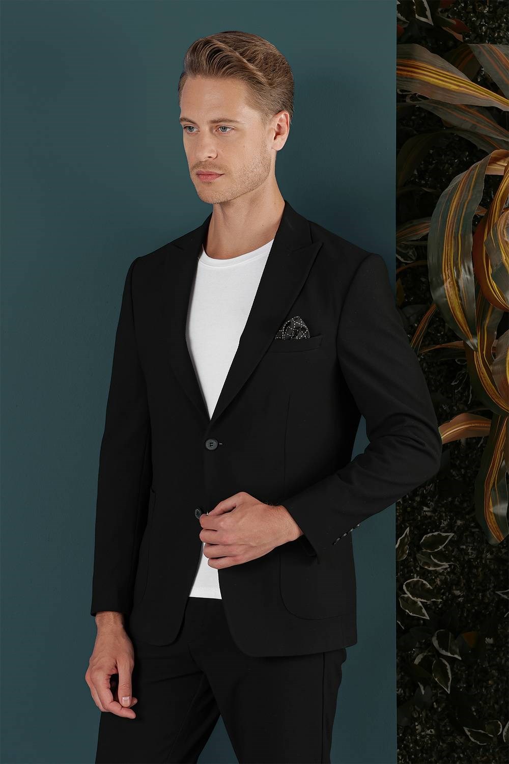 Slim Fit Sivri Yaka Esnek Pamuklu Dokulu Siyah Blazer Ceket C 659