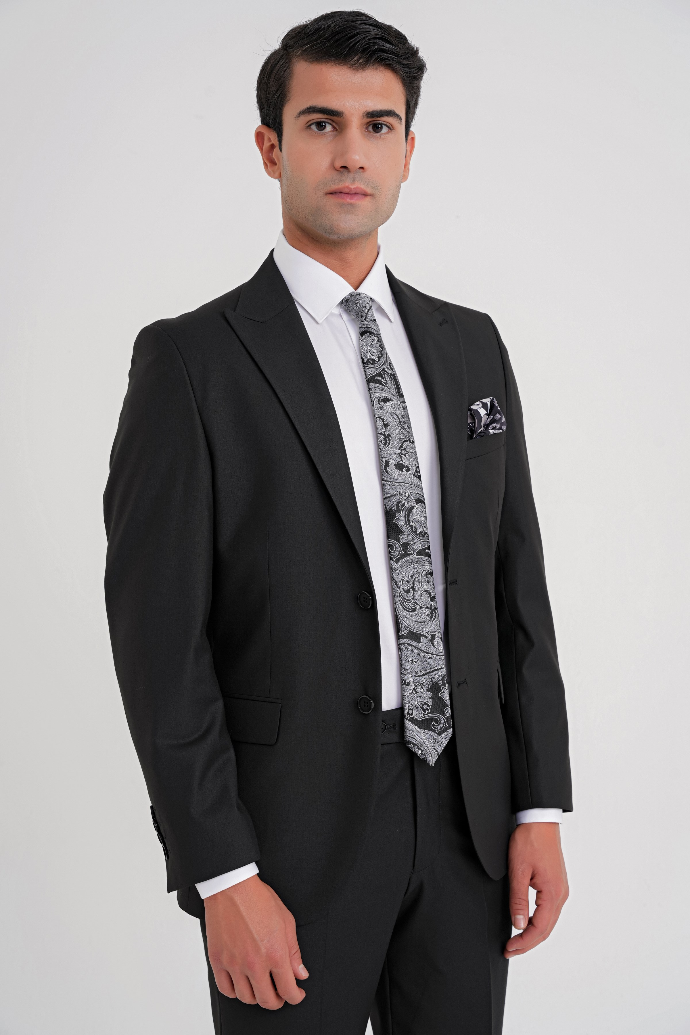 Slim Fit Sivri Yaka Esnek Yünlü Düz Siyah Klasik Takım Elbise TK 928