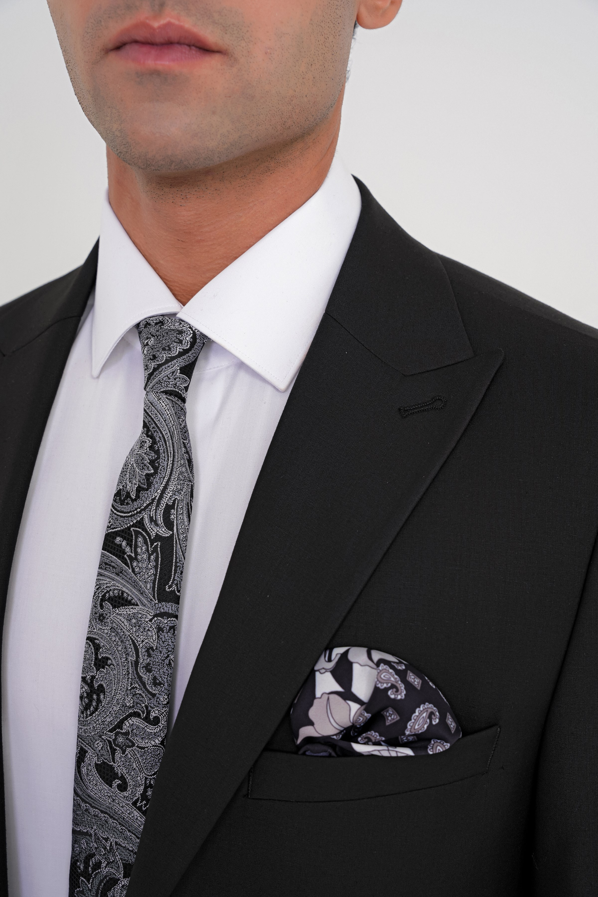 Slim Fit Sivri Yaka Esnek Yünlü Düz Siyah Klasik Takım Elbise TK 928