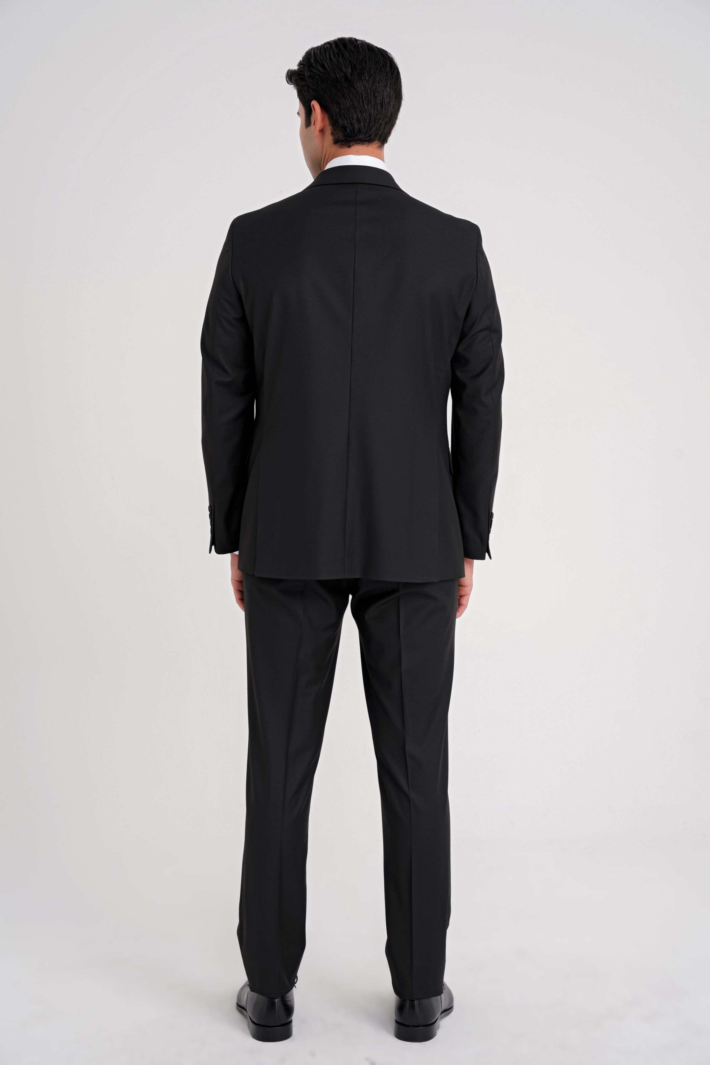 Slim Fit Sivri Yaka Esnek Yünlü Düz Siyah Klasik Takım Elbise TK 928