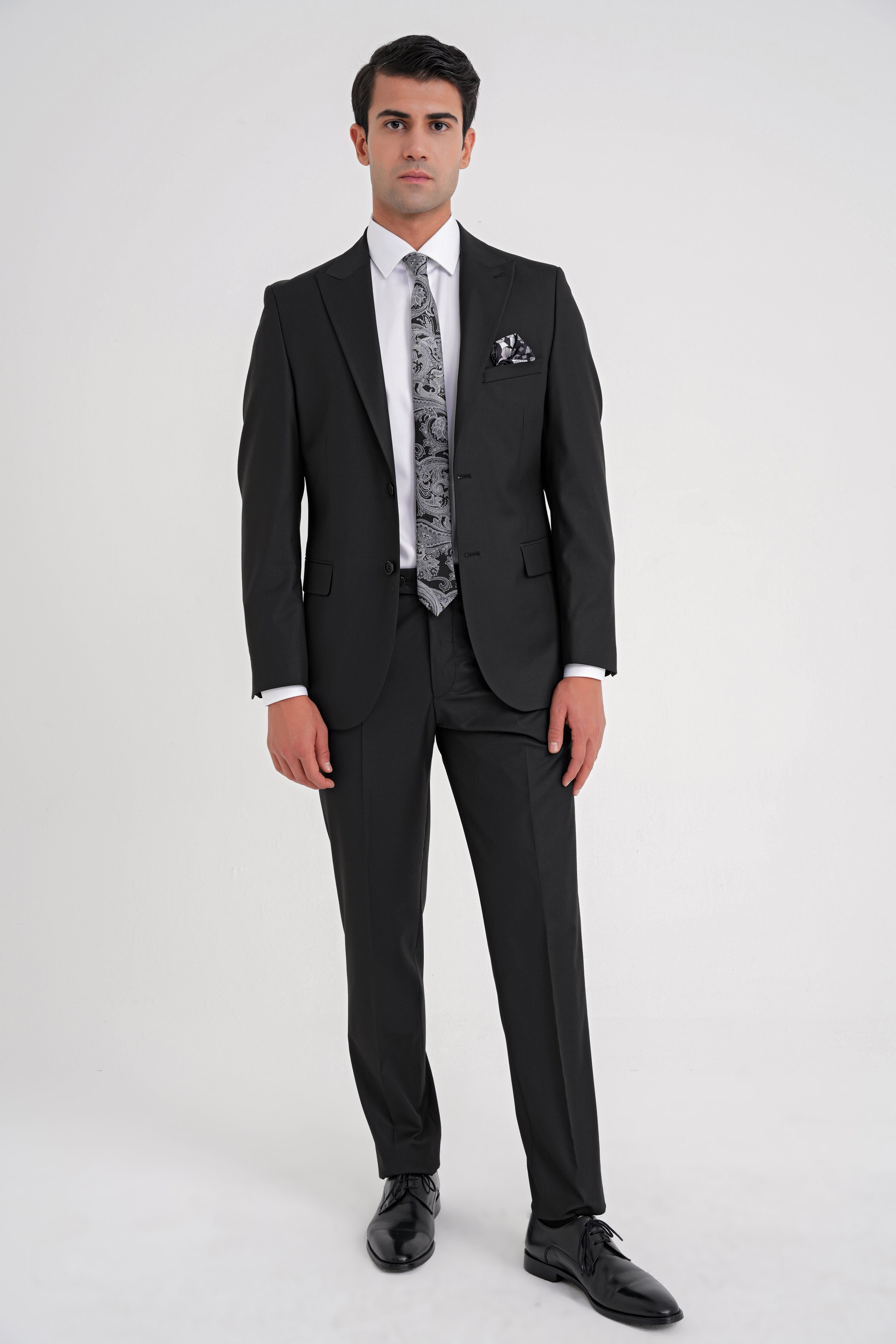 Slim Fit Sivri Yaka Esnek Yünlü Düz Siyah Klasik Takım Elbise TK 928