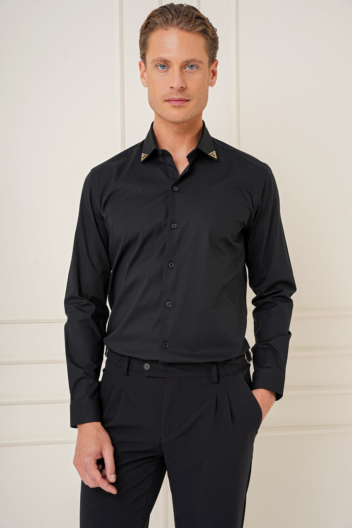 Slim Fit Yaka Ucu Demir Tasarımlı Esnek Pamuk Siyah Gömlek G 1577