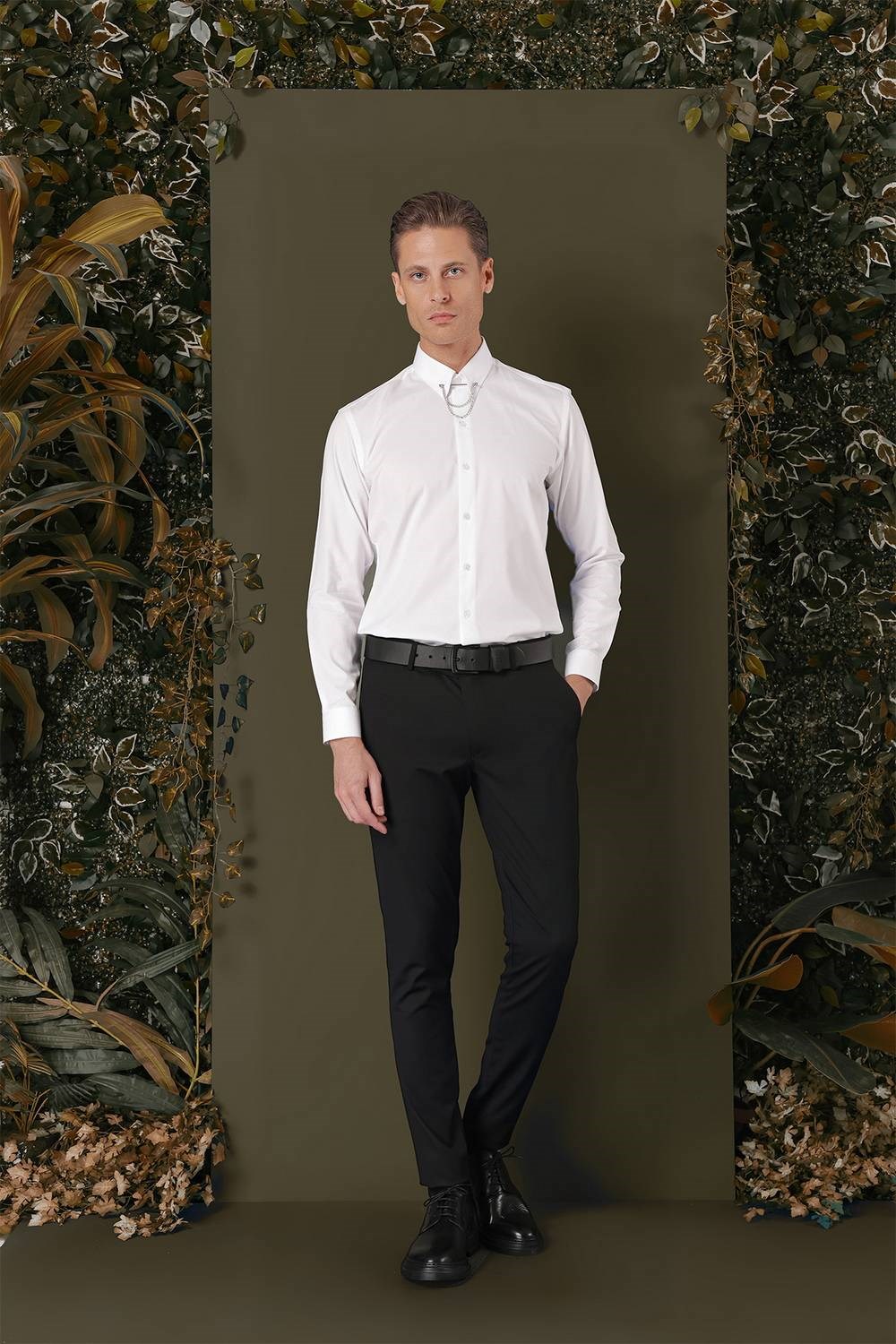 Slim Fit Yaka Zincirli %100 Pamuk Düz Beyaz Gömlek GK 707