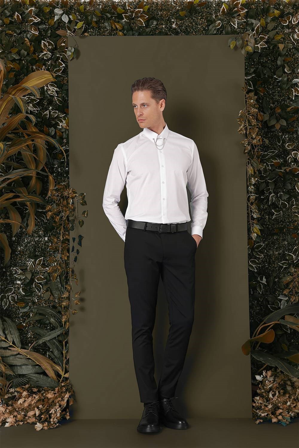 Slim Fit Yaka Zincirli %100 Pamuk Düz Beyaz Gömlek GK 707
