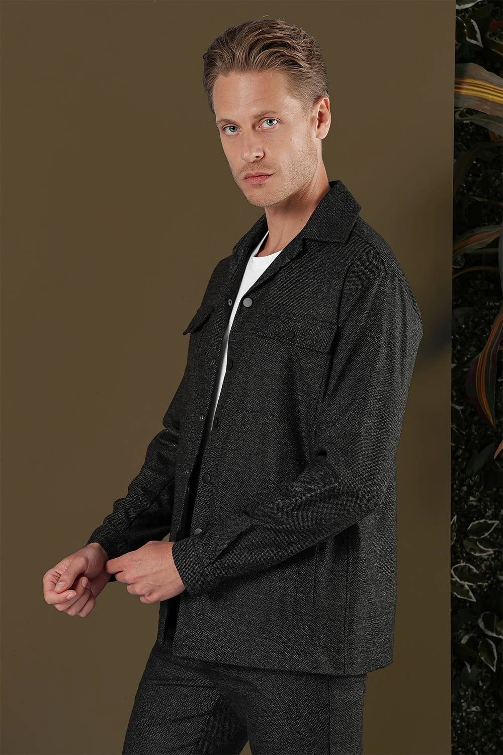 Slim Fit Yan Cepli Çıtçıtlı Apaş Yaka Siyah Gömlek Ceket G 1560