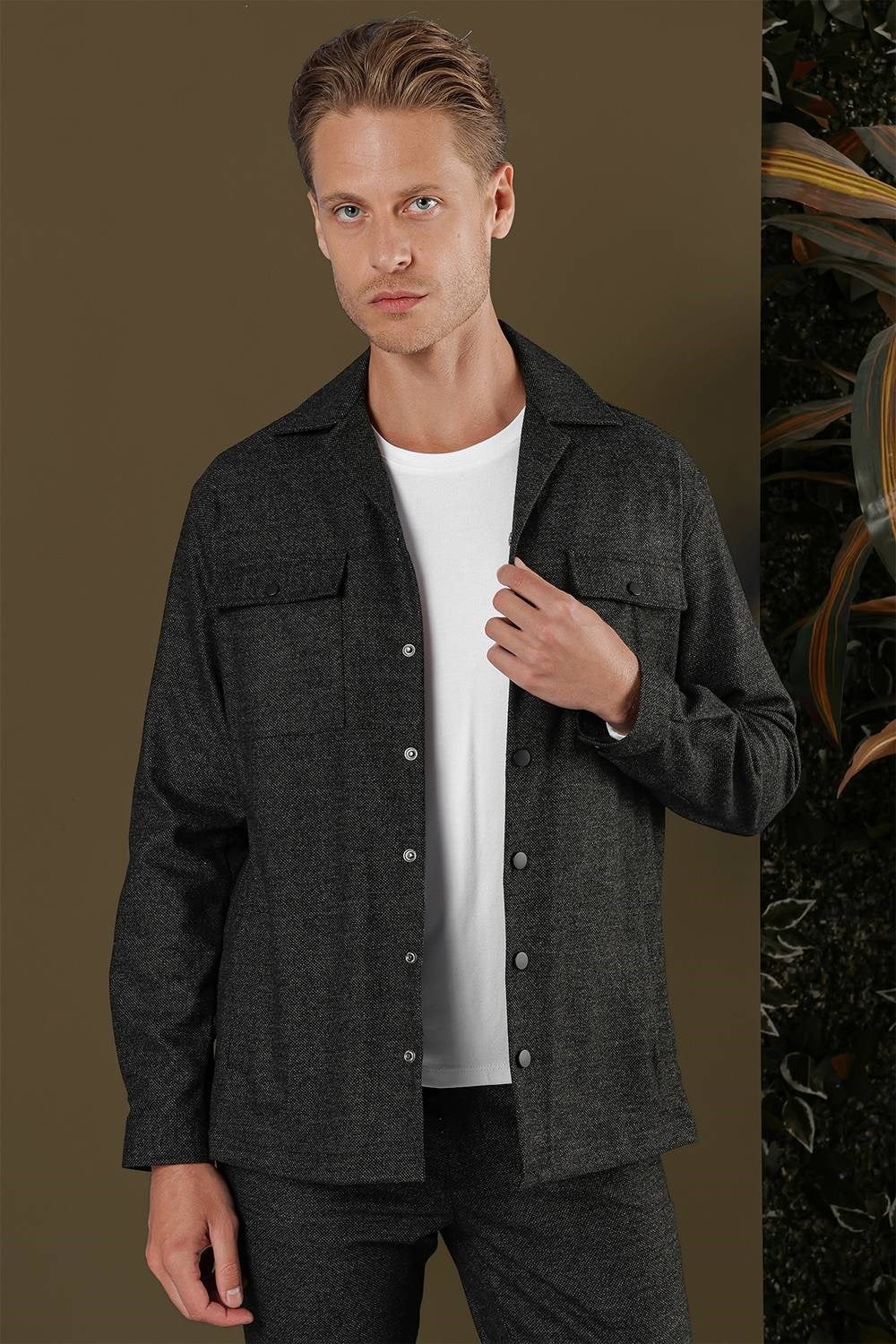 Slim Fit Yan Cepli Çıtçıtlı Apaş Yaka Siyah Gömlek Ceket G 1560