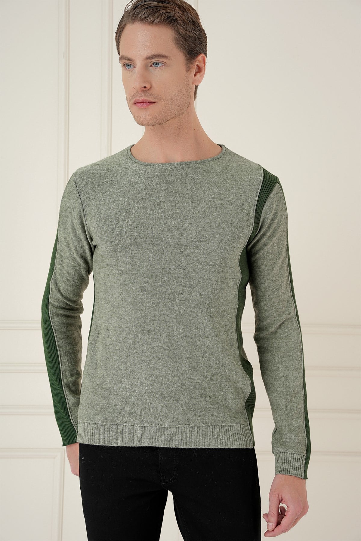 Slim Fit Yandan Ribana Modelli Haki Bisiklet Yaka Triko Kazak TR 871