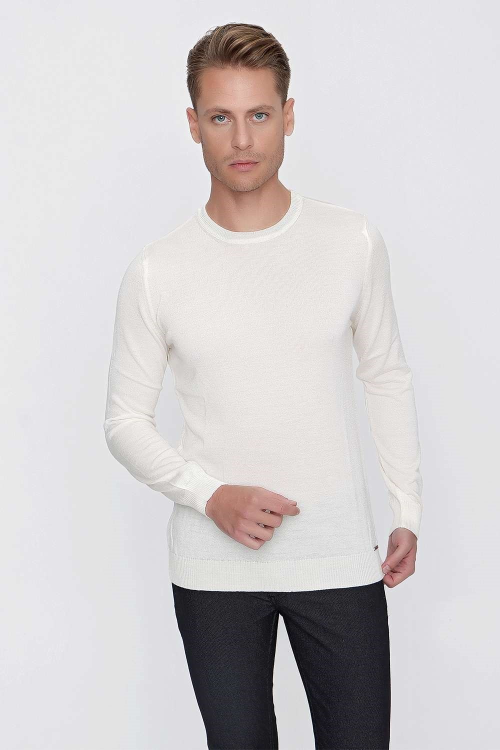 TR 840 Slim Fit Beyaz Klasik Triko