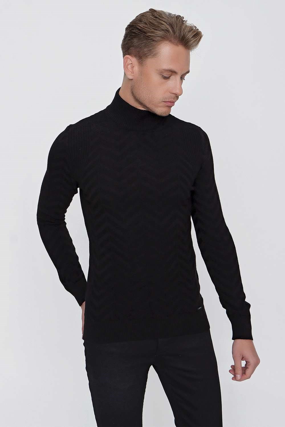 TR 841 Slim Fit Siyah Klasik Triko