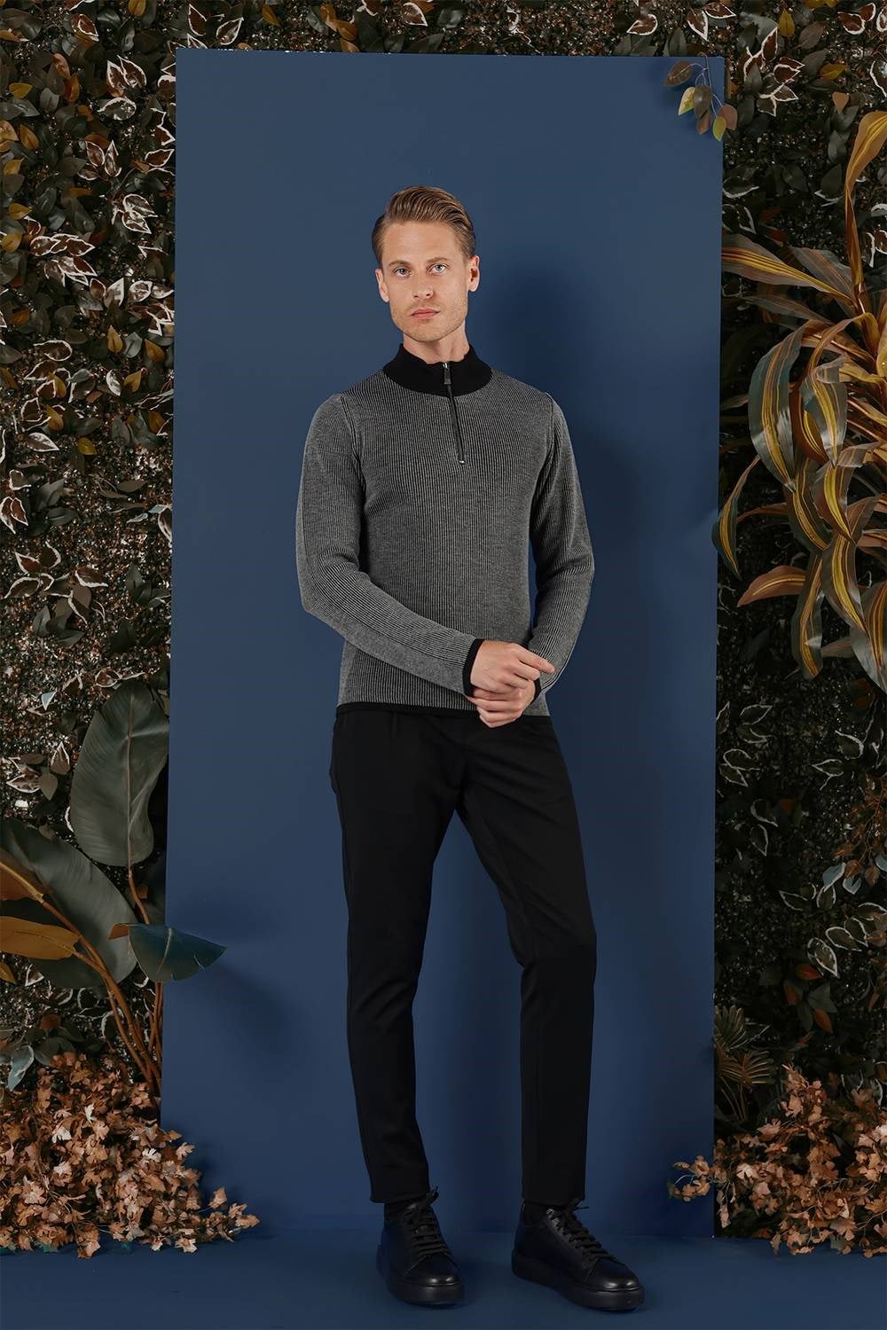 TR 859 Slim Fit Siyah Klasik Triko