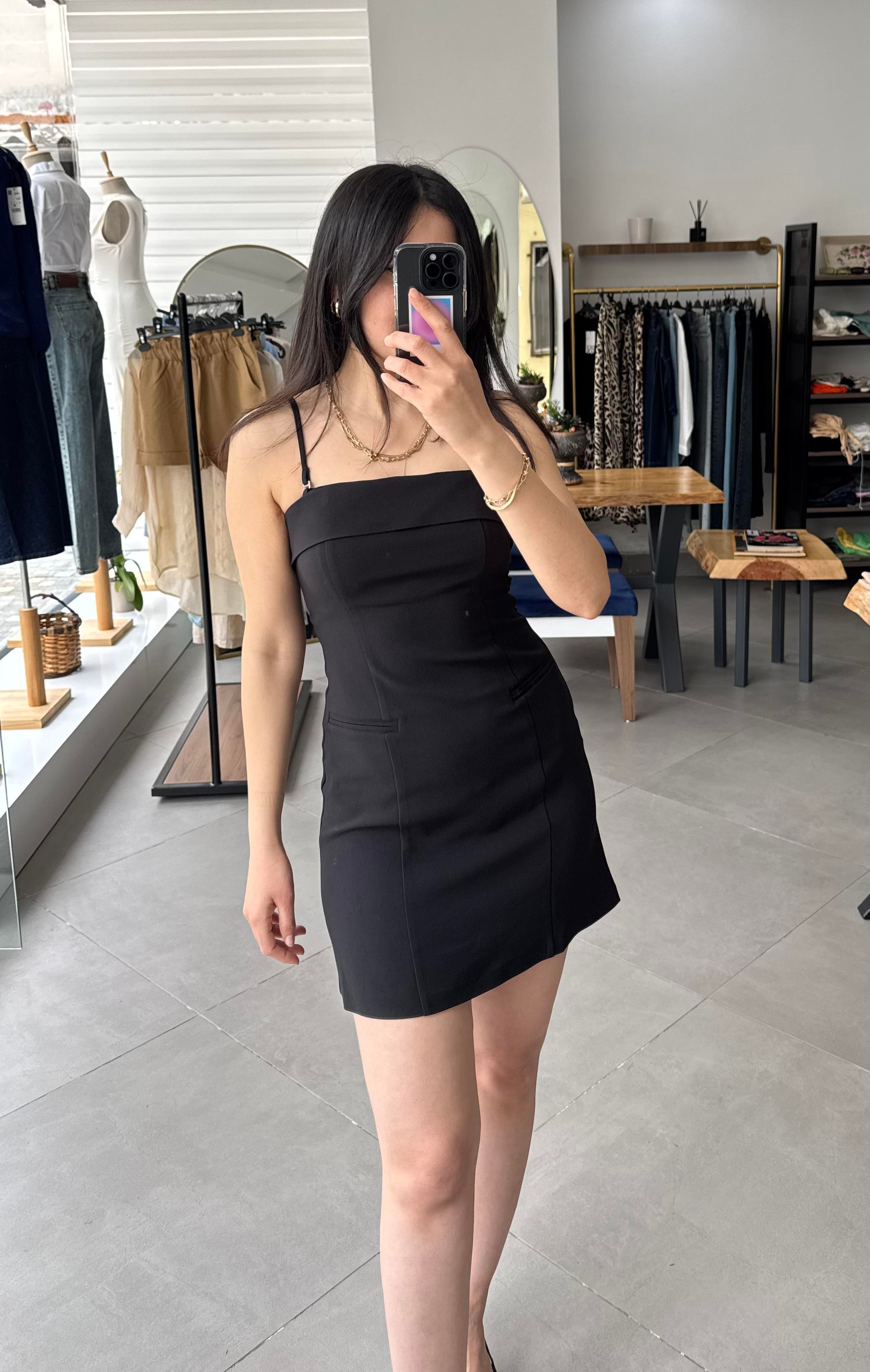 Askılı Cep Detaylı Siyah Mini Elbise
