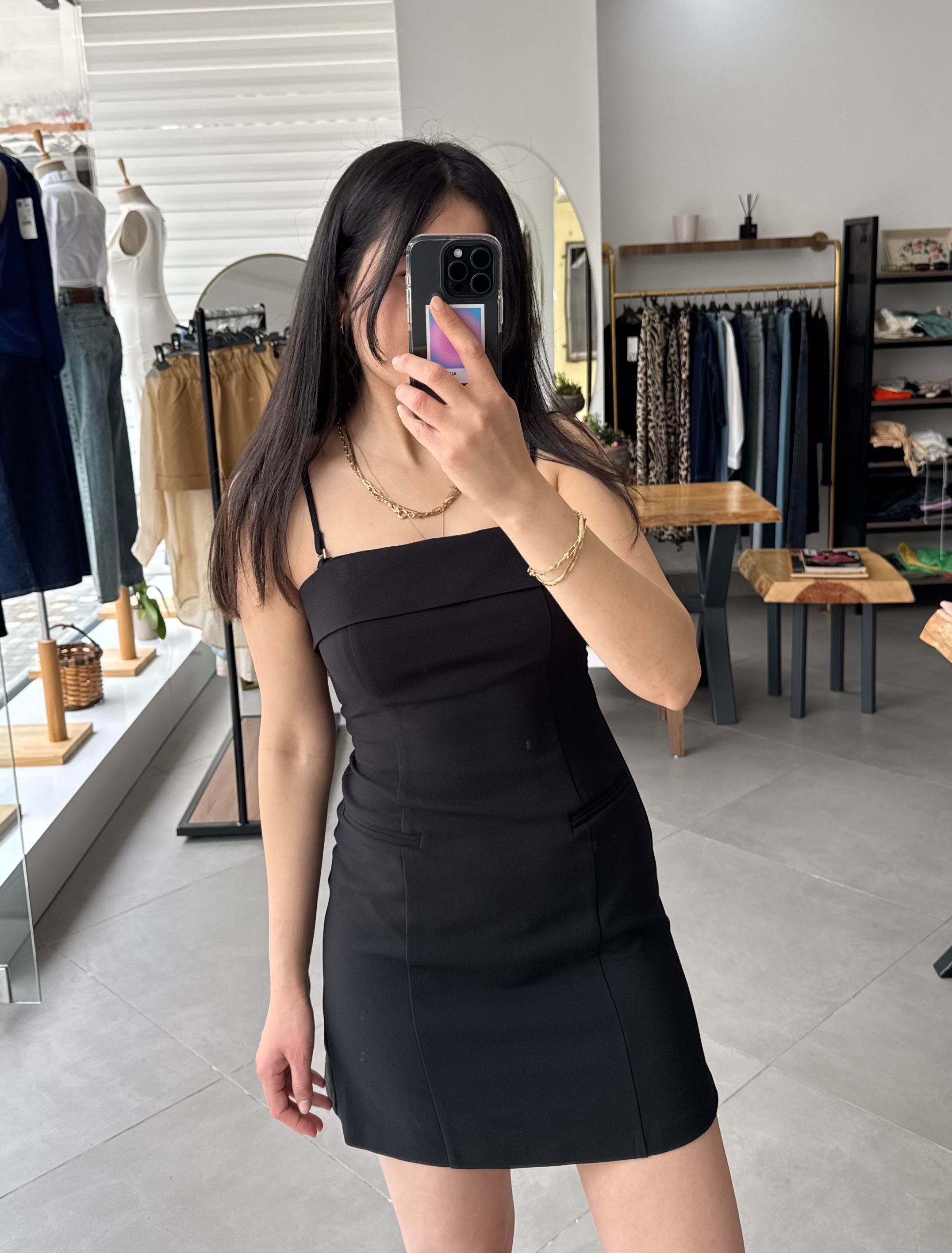 Askılı Cep Detaylı Siyah Mini Elbise