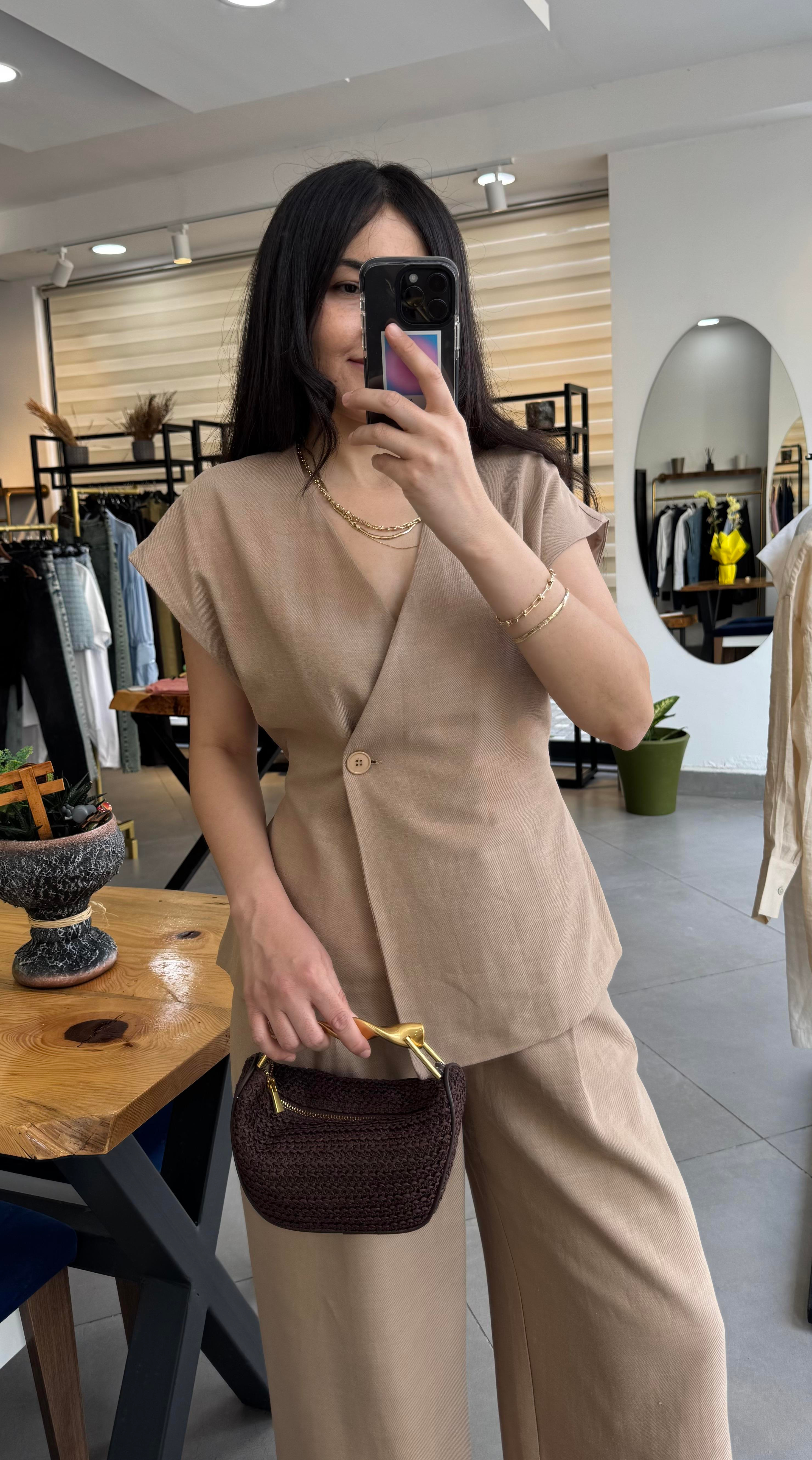 Belden Bağlamalı Keten Camel Yelek