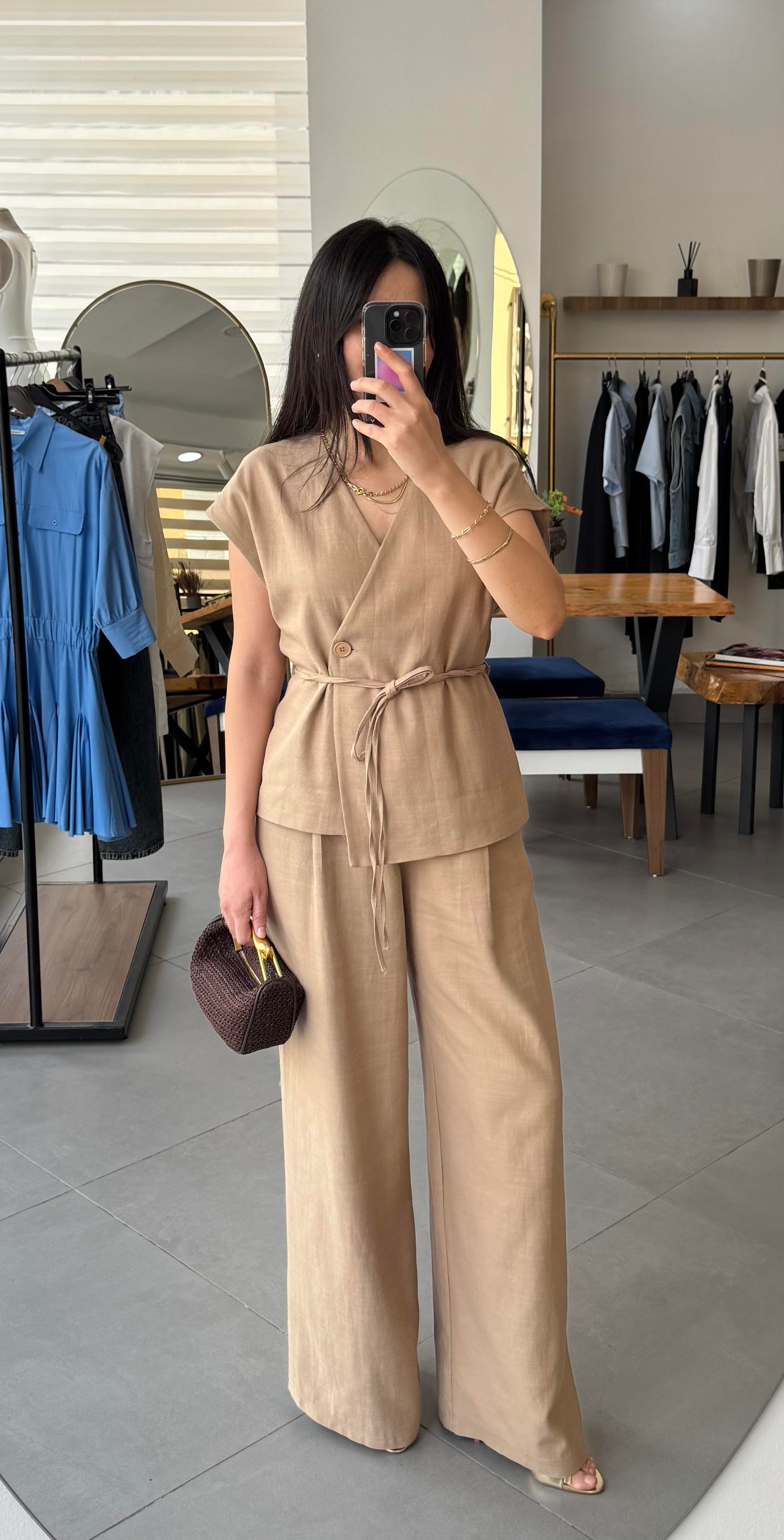 Belden Bağlamalı Keten Camel Yelek