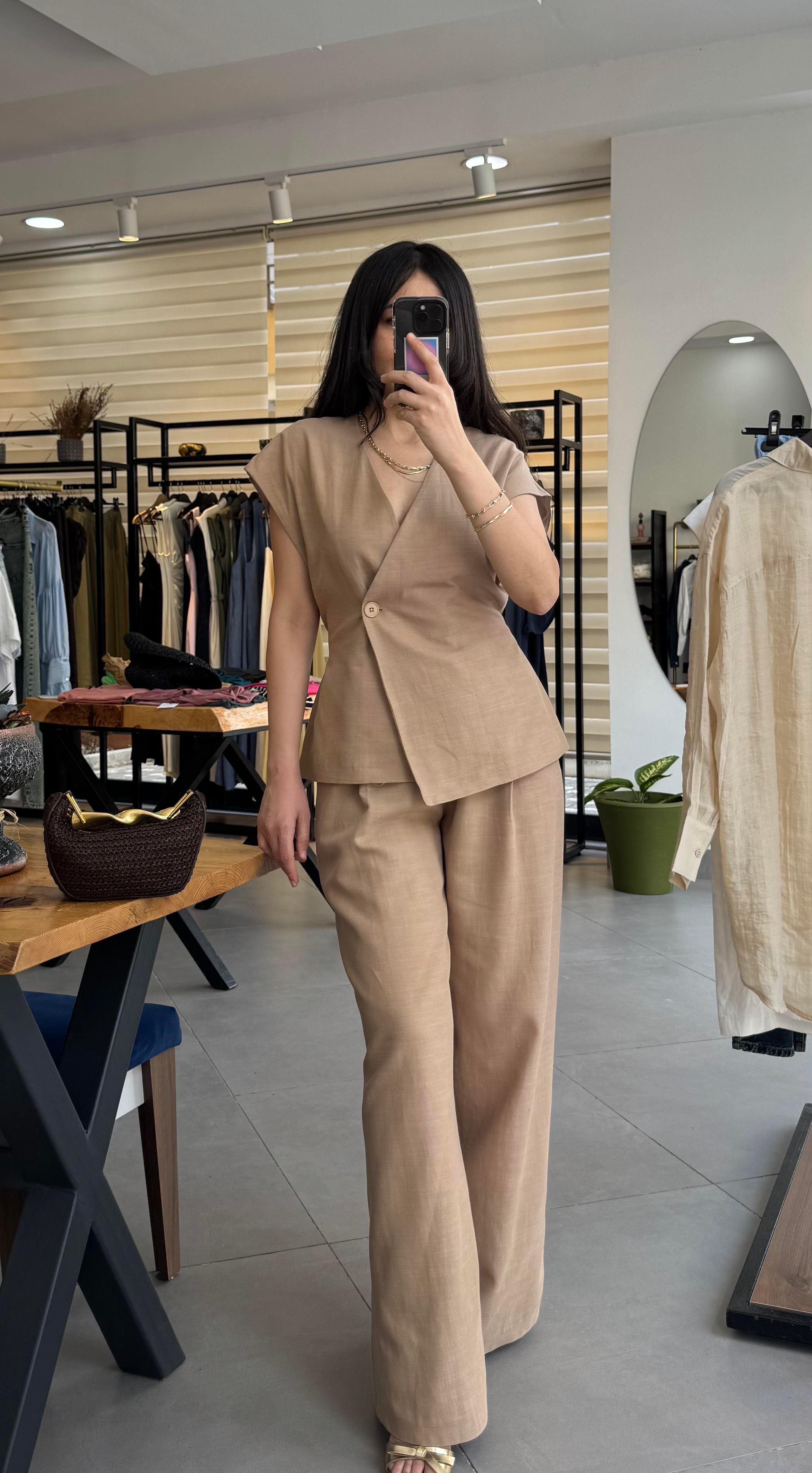 Belden Bağlamalı Keten Camel Yelek